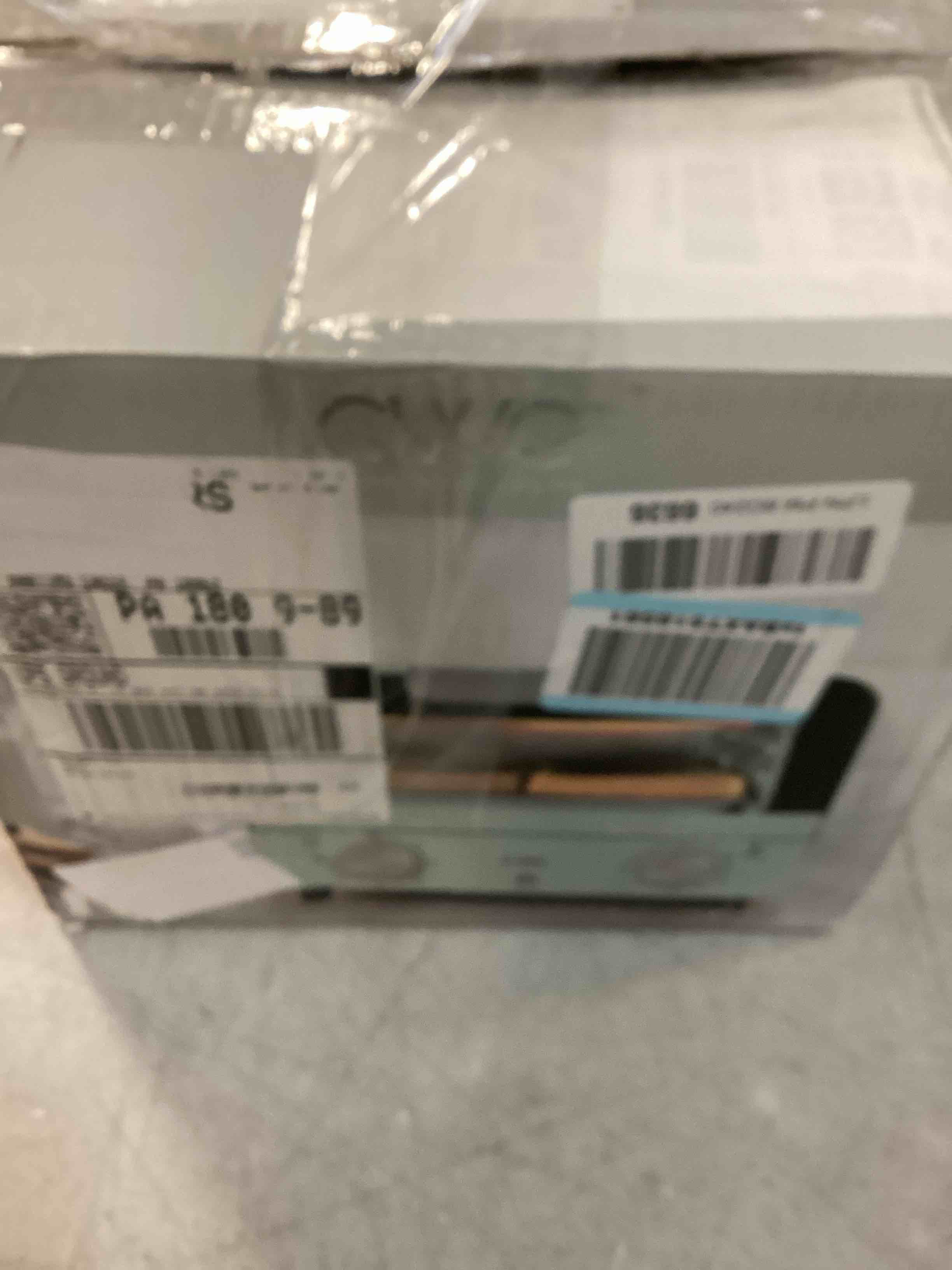 https://s3.amazonaws.com/lotting-images-prod/bidfta/GRA0186519_1733158945707.jpeg