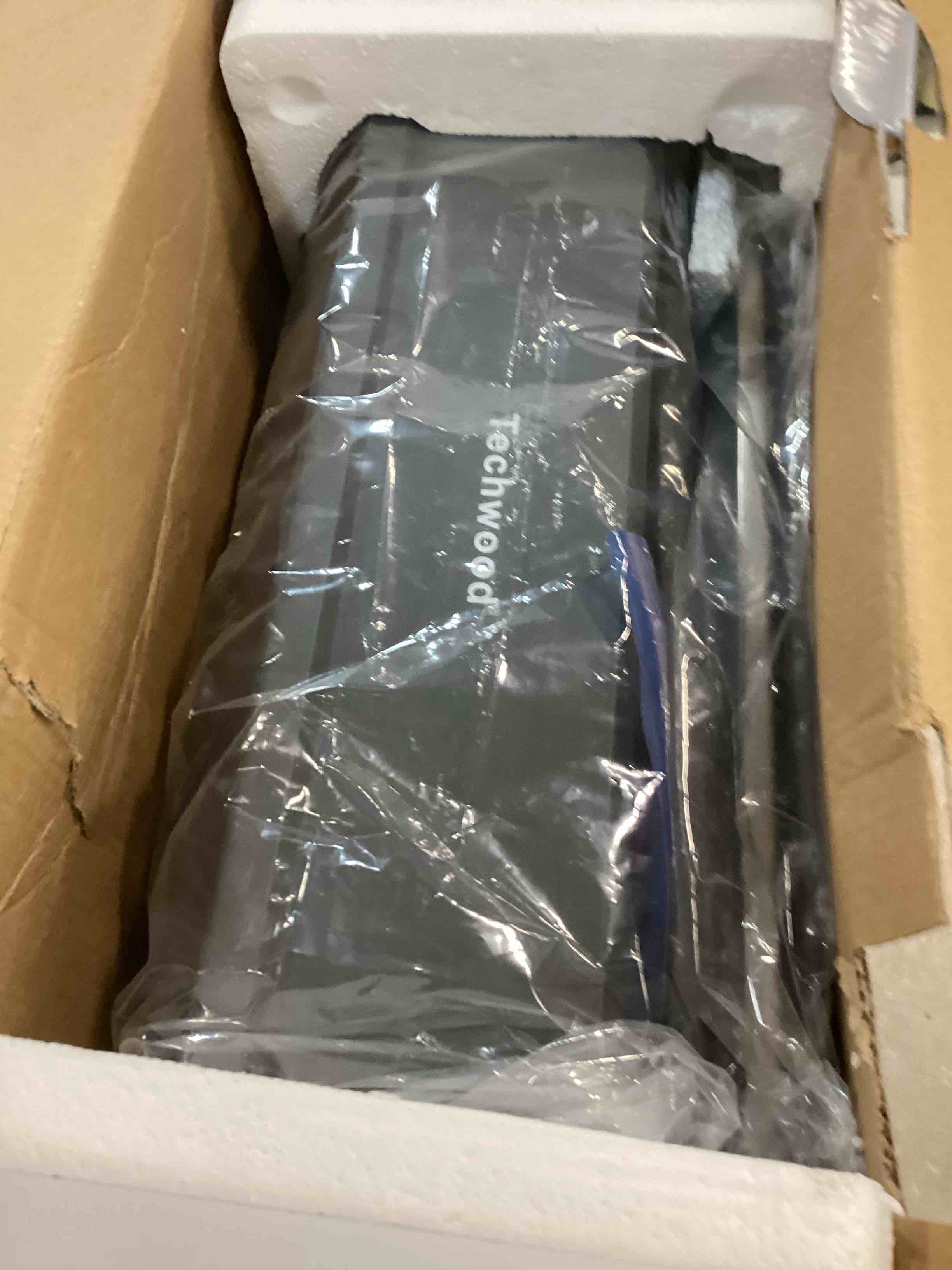 https://s3.amazonaws.com/lotting-images-prod/bidfta/GRA0186768_1732888130530.jpeg