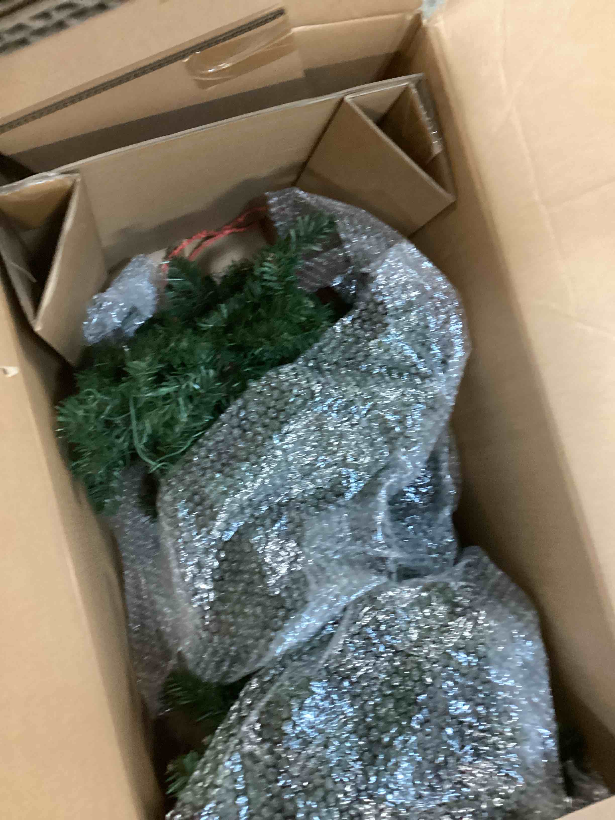 https://s3.amazonaws.com/lotting-images-prod/bidfta/GRA0186821_1732904496487.jpeg