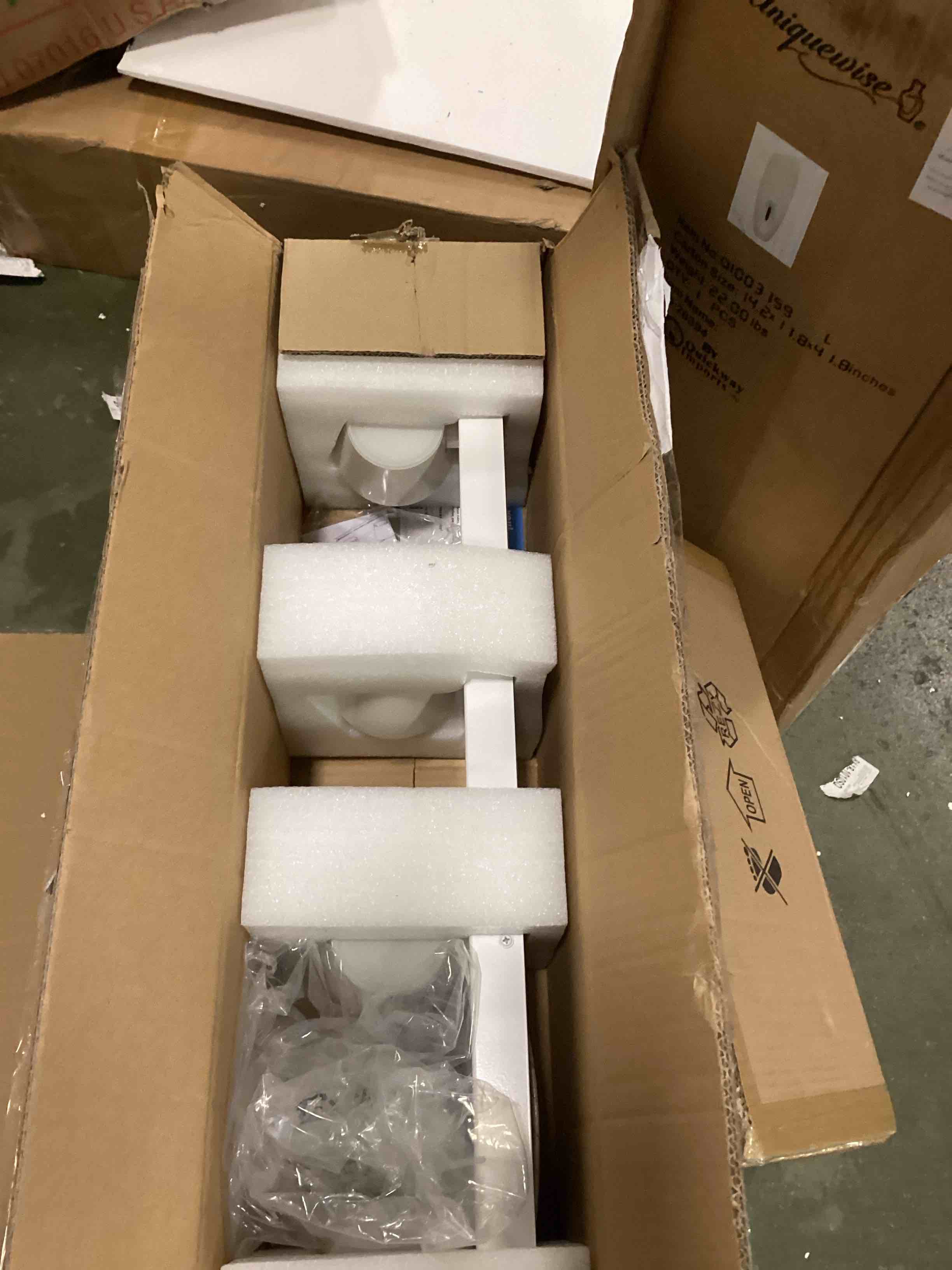 https://s3.amazonaws.com/lotting-images-prod/bidfta/GRA0191040_1733760262516.jpeg