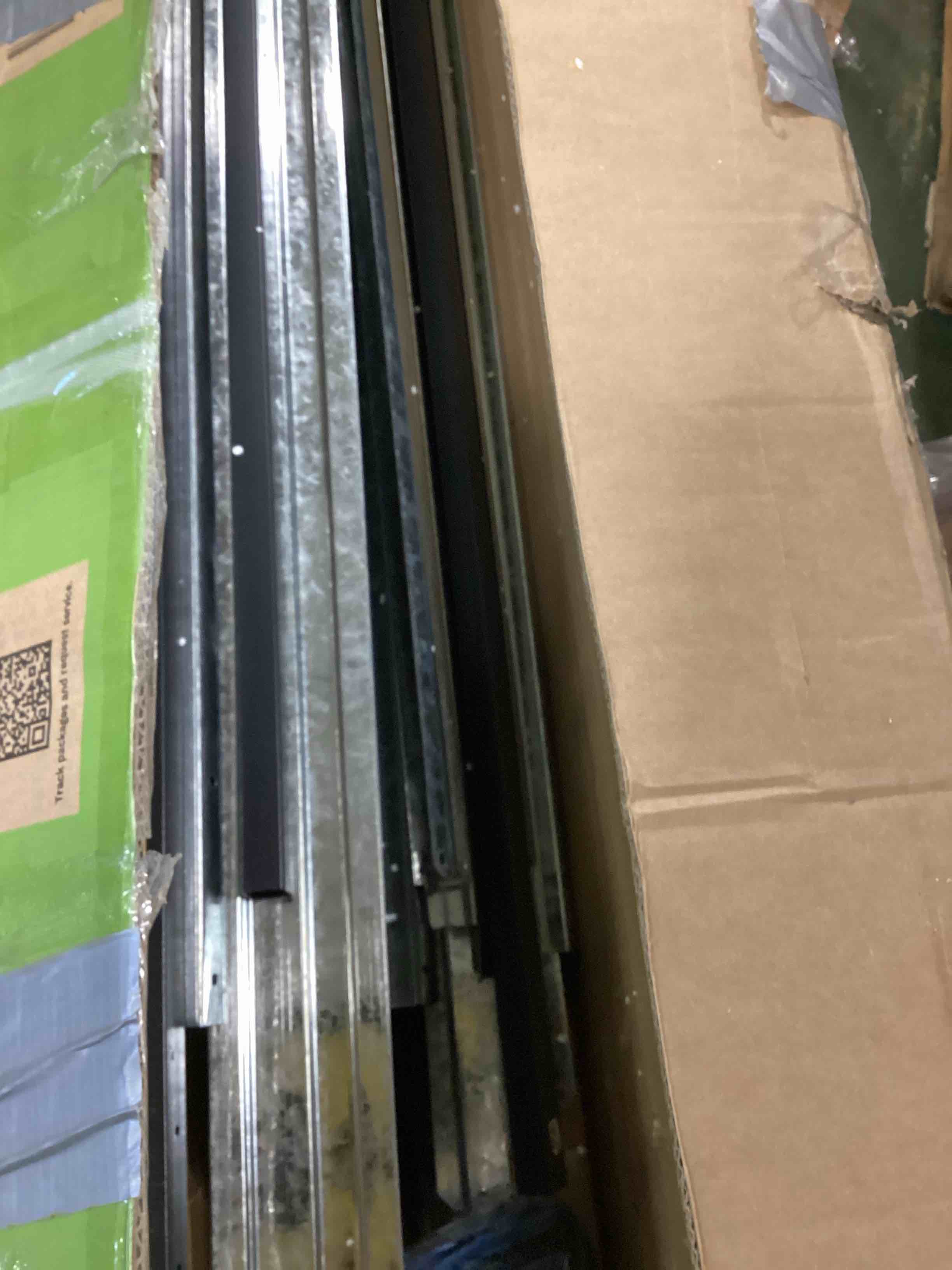 https://s3.amazonaws.com/lotting-images-prod/bidfta/GRA0191436_1733260040889.jpeg