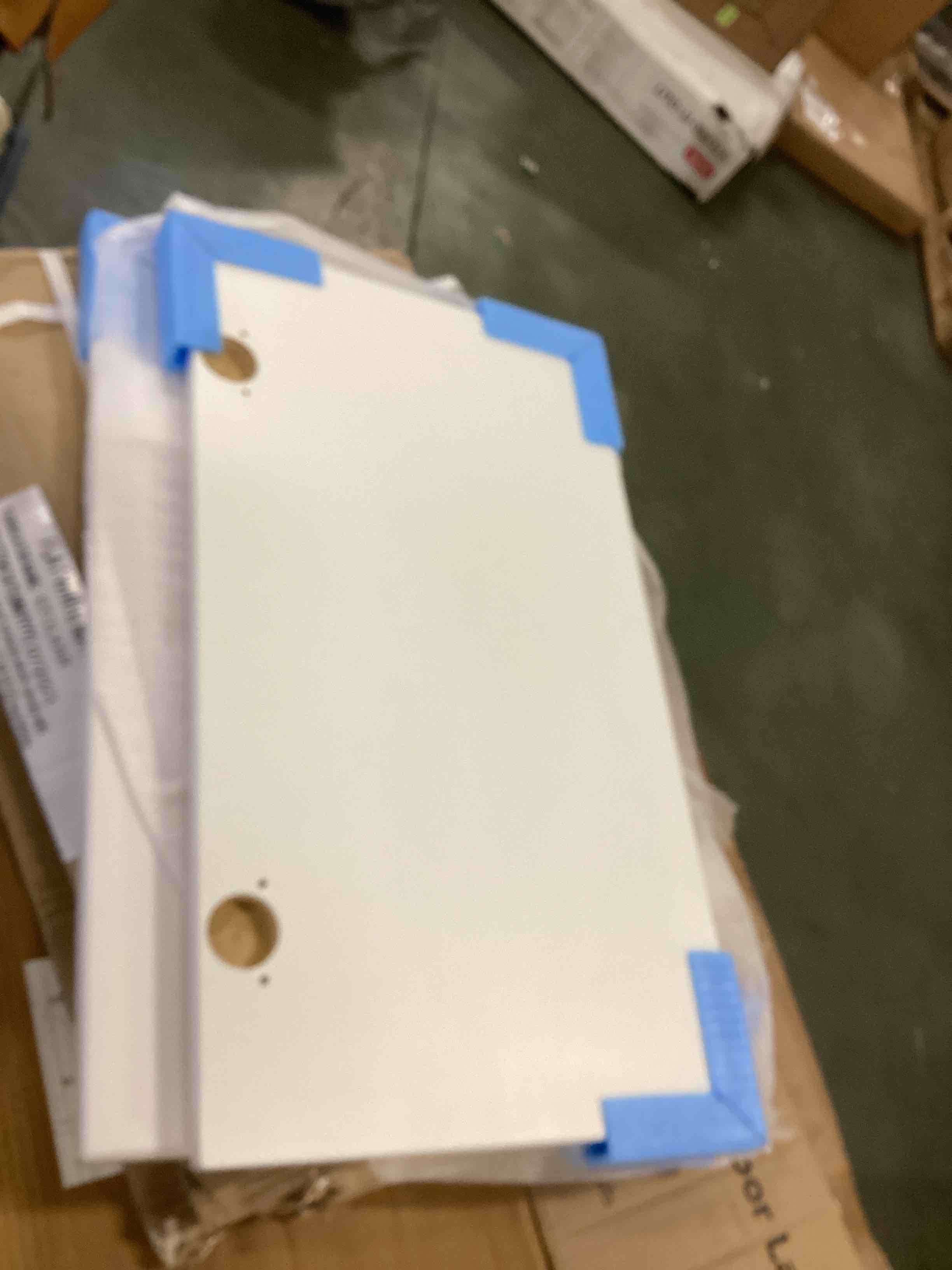 https://s3.amazonaws.com/lotting-images-prod/bidfta/GRA0191468_1733244580524.jpeg