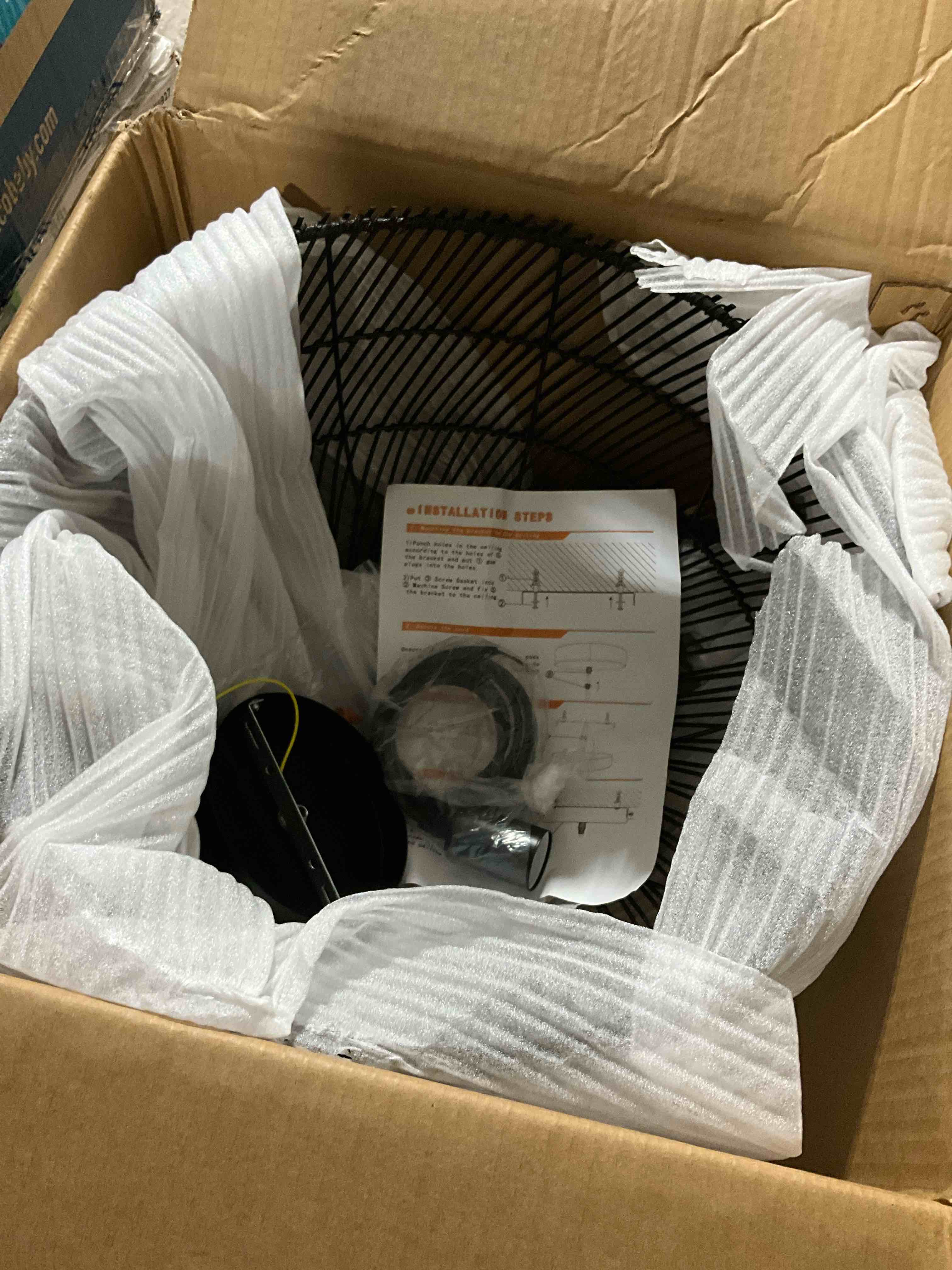 https://s3.amazonaws.com/lotting-images-prod/bidfta/GRA0193558_1731537953289.jpeg