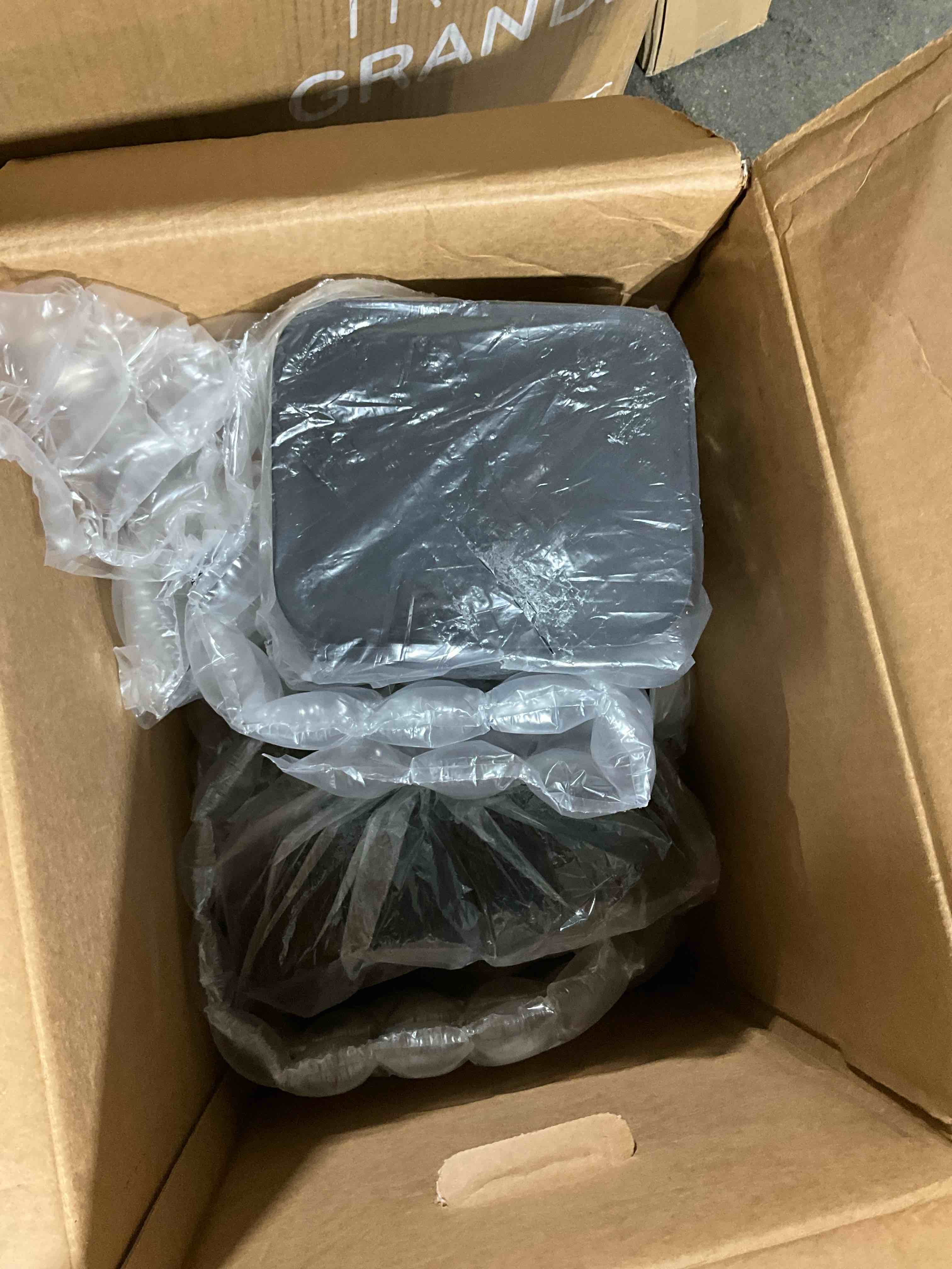 https://s3.amazonaws.com/lotting-images-prod/bidfta/GRA0193570_1731535641084.jpeg