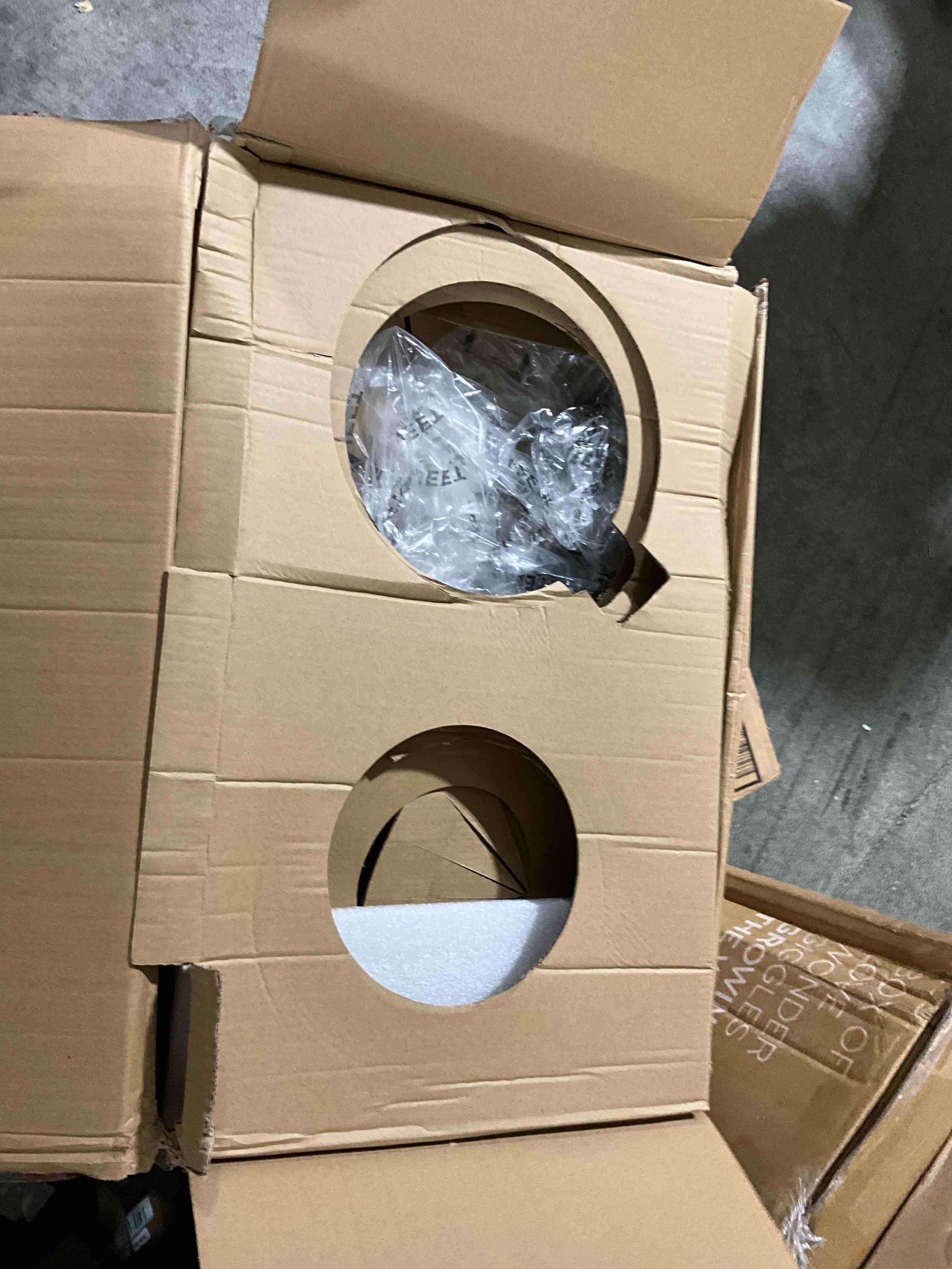 https://s3.amazonaws.com/lotting-images-prod/bidfta/GRA0193597_1731534550771.jpeg
