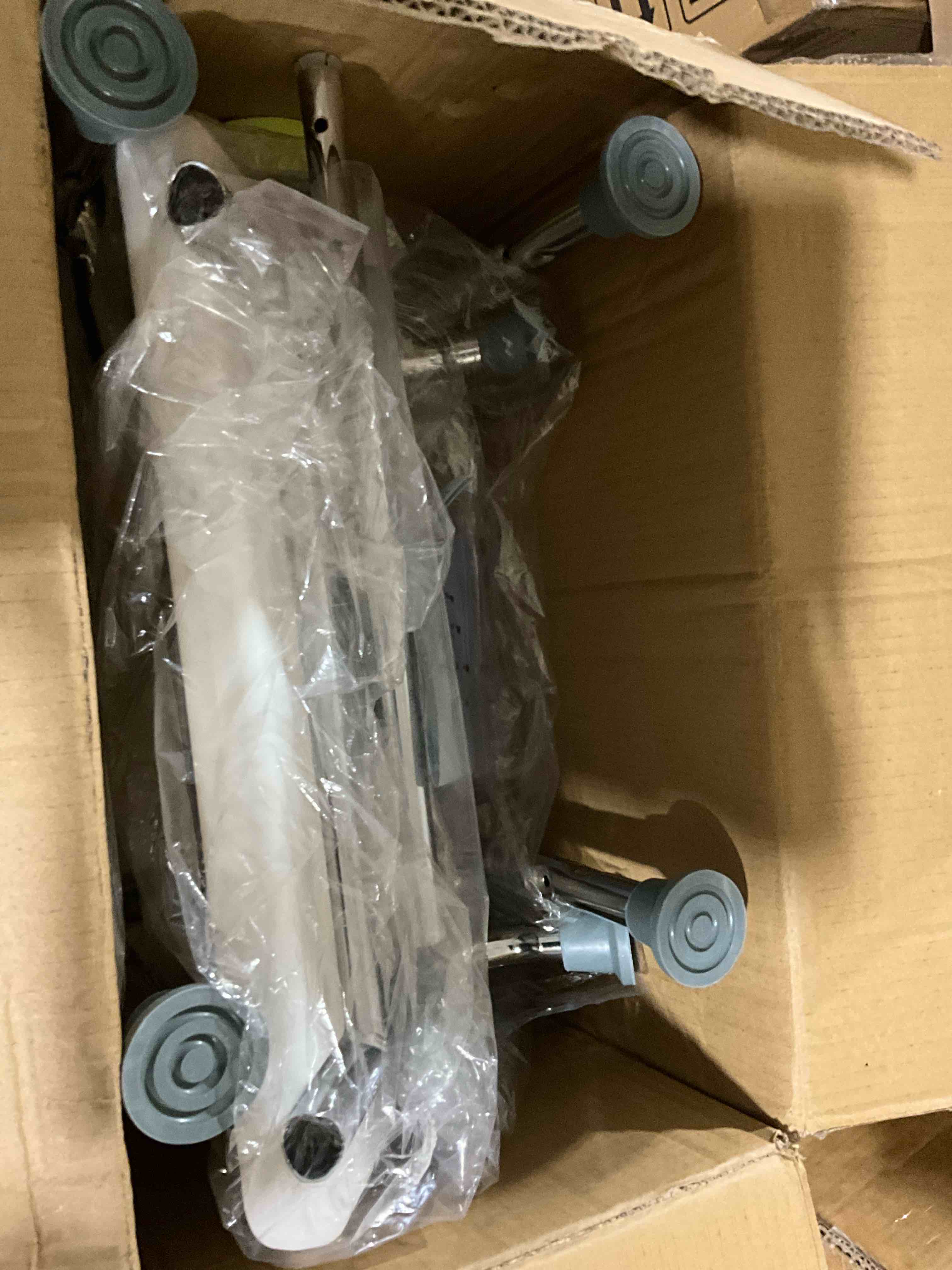 https://s3.amazonaws.com/lotting-images-prod/bidfta/GRA0193614_1731532502364.jpeg