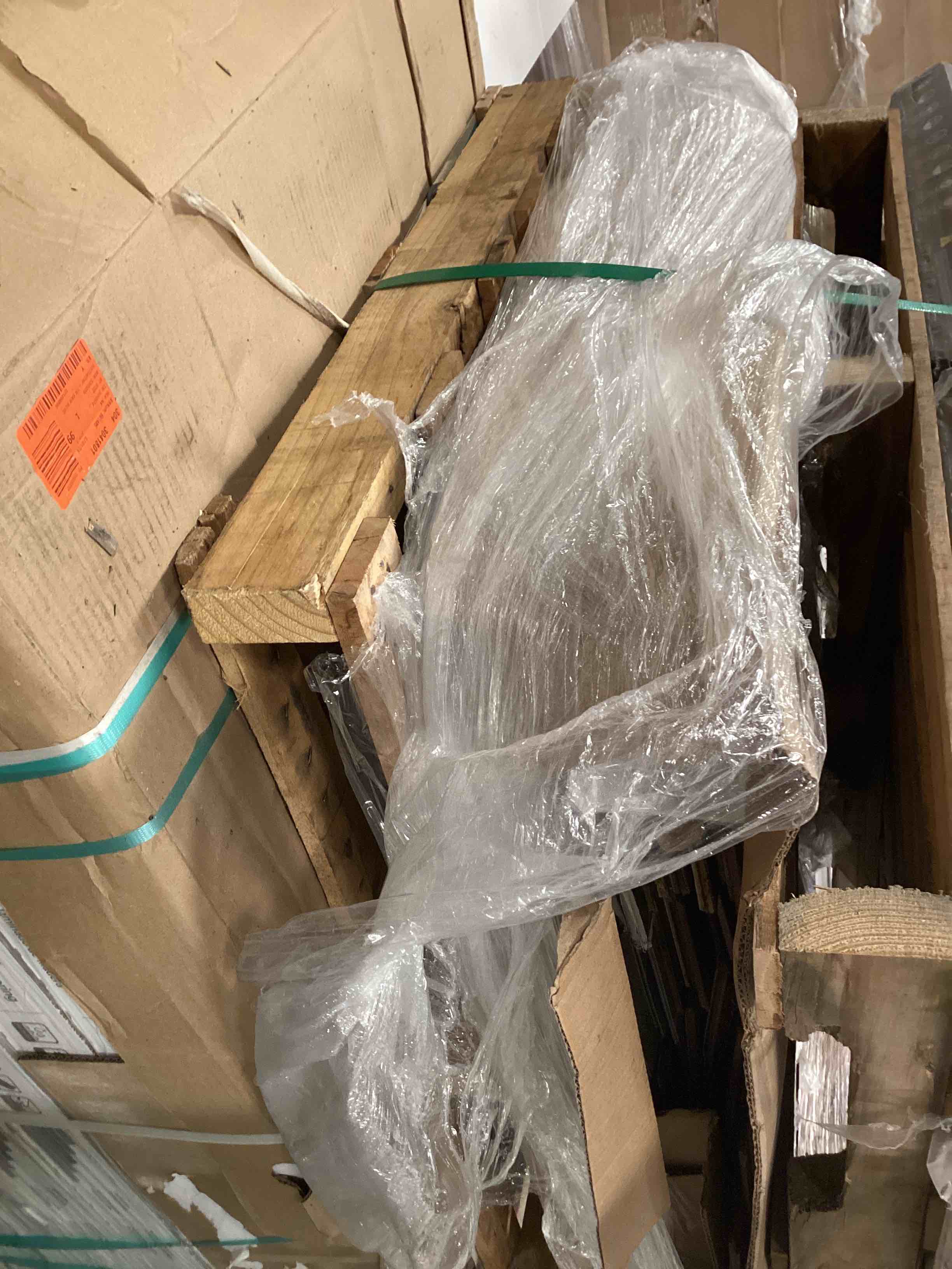 https://s3.amazonaws.com/lotting-images-prod/bidfta/GRA0202400_1727209622169.jpeg