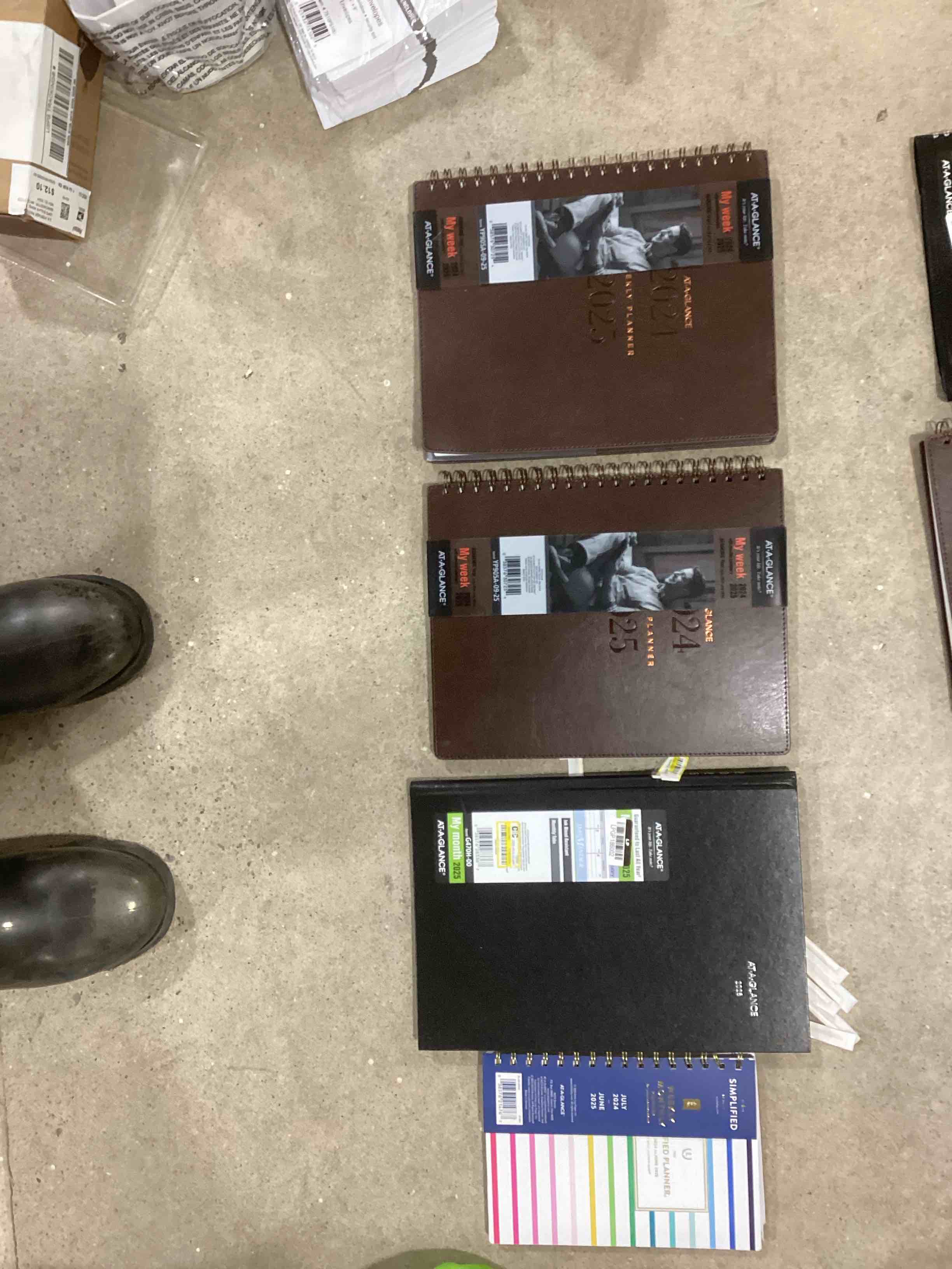 https://s3.amazonaws.com/lotting-images-prod/bidfta/GRA0204716_1737471607218.jpeg