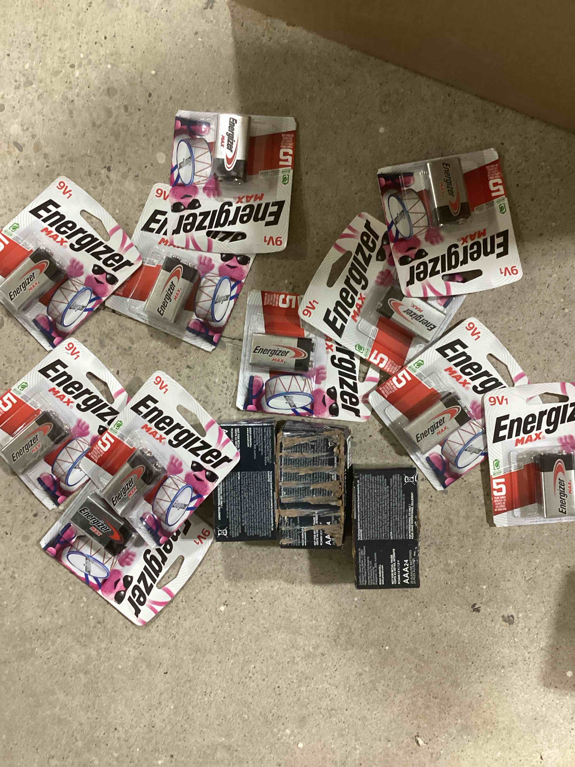 https://s3.amazonaws.com/lotting-images-prod/bidfta/GRA0204720_1737472438046.jpeg