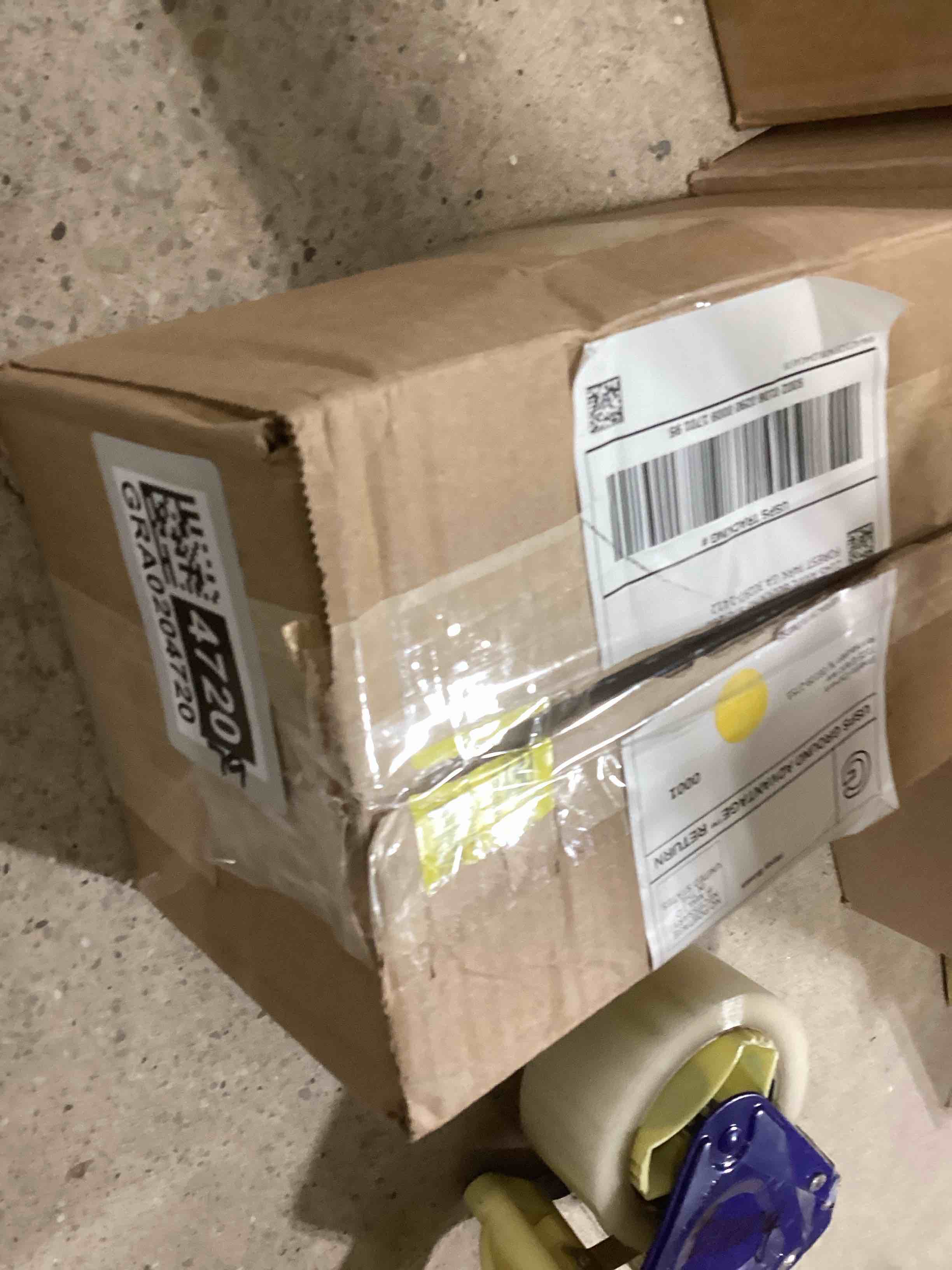 https://s3.amazonaws.com/lotting-images-prod/bidfta/GRA0204720_1737472709374.jpeg