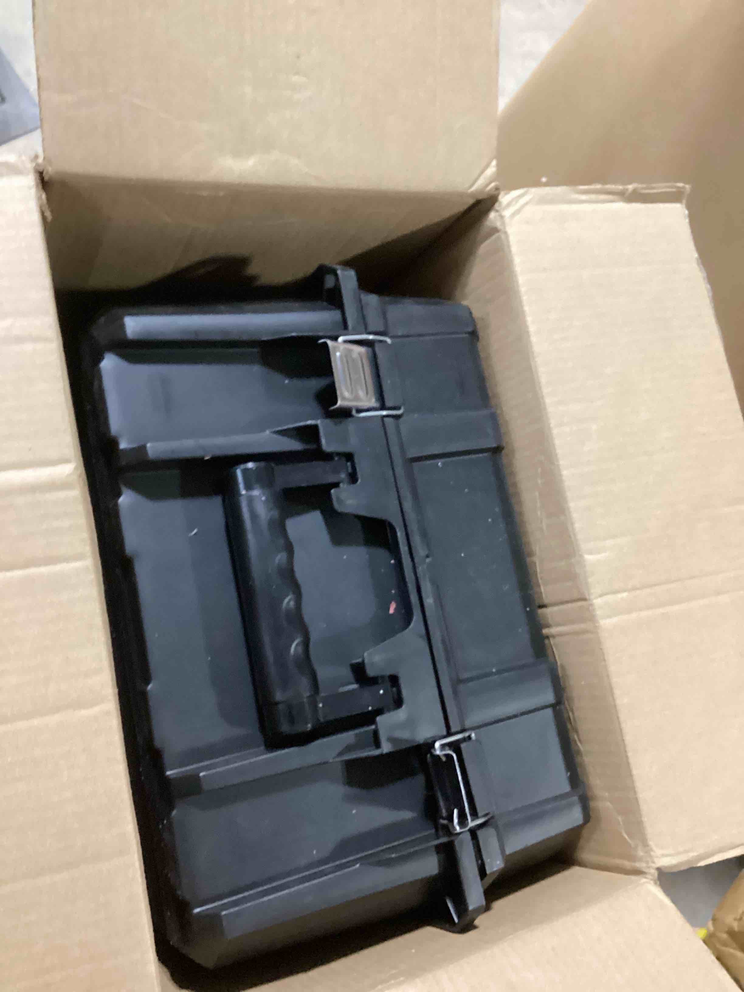https://s3.amazonaws.com/lotting-images-prod/bidfta/GRA0205384_1729782522435.jpeg