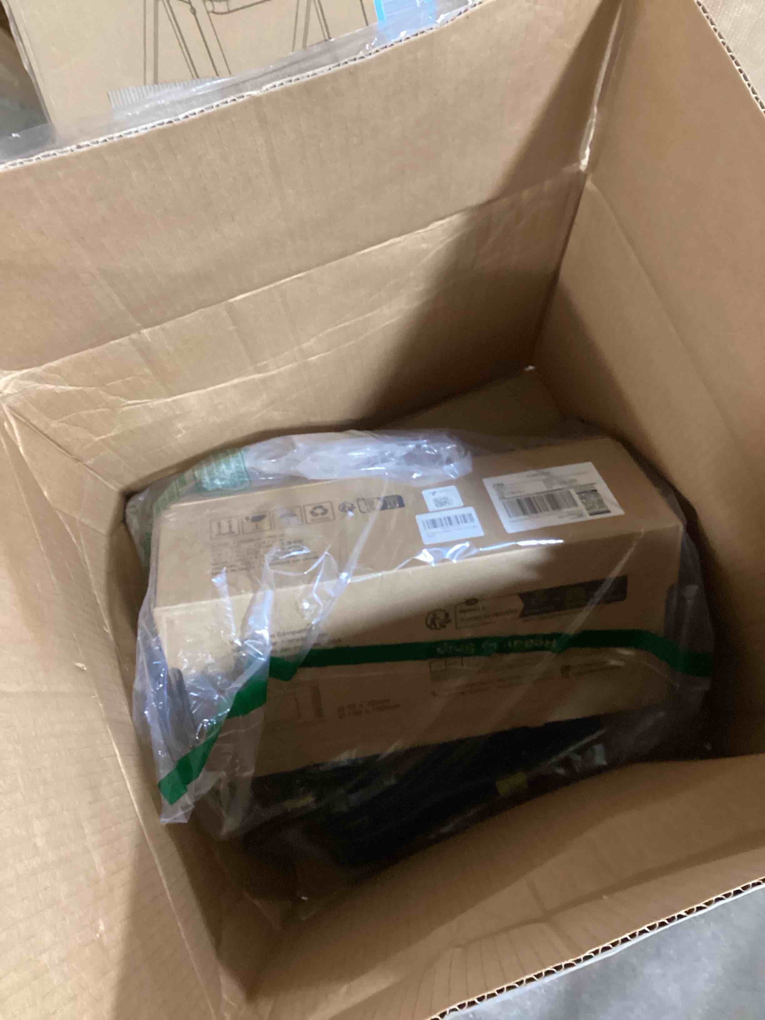 https://s3.amazonaws.com/lotting-images-prod/bidfta/GRA0205397_1729781549173.jpeg