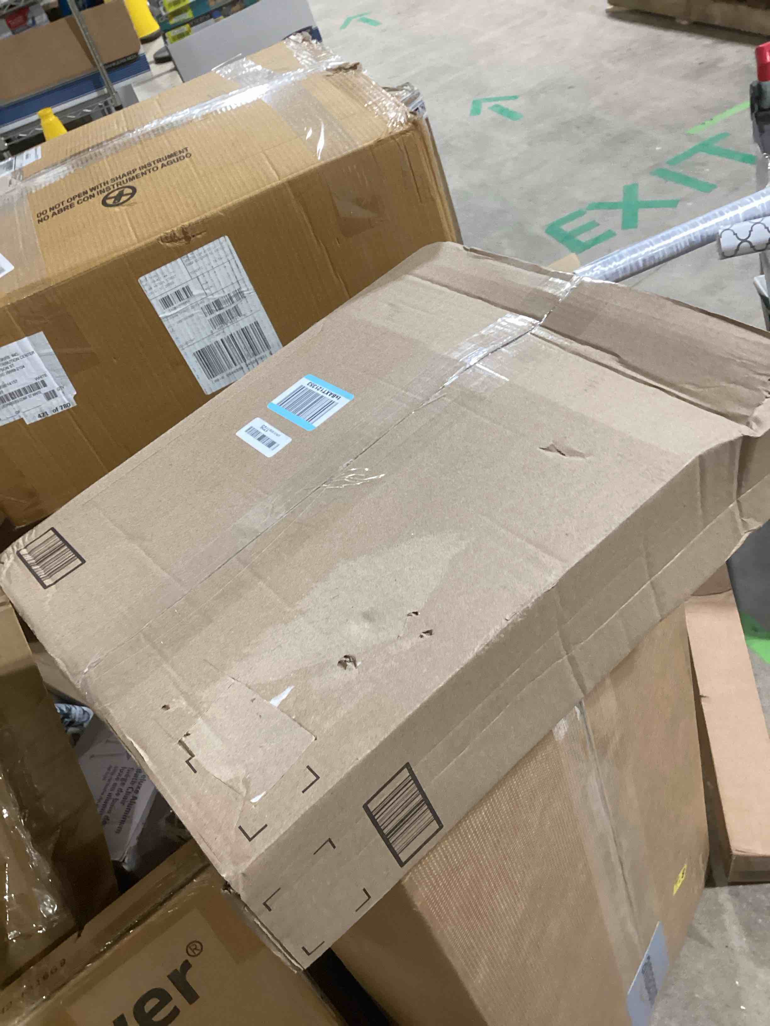 https://s3.amazonaws.com/lotting-images-prod/bidfta/GRA0205402_1729781251541.jpeg