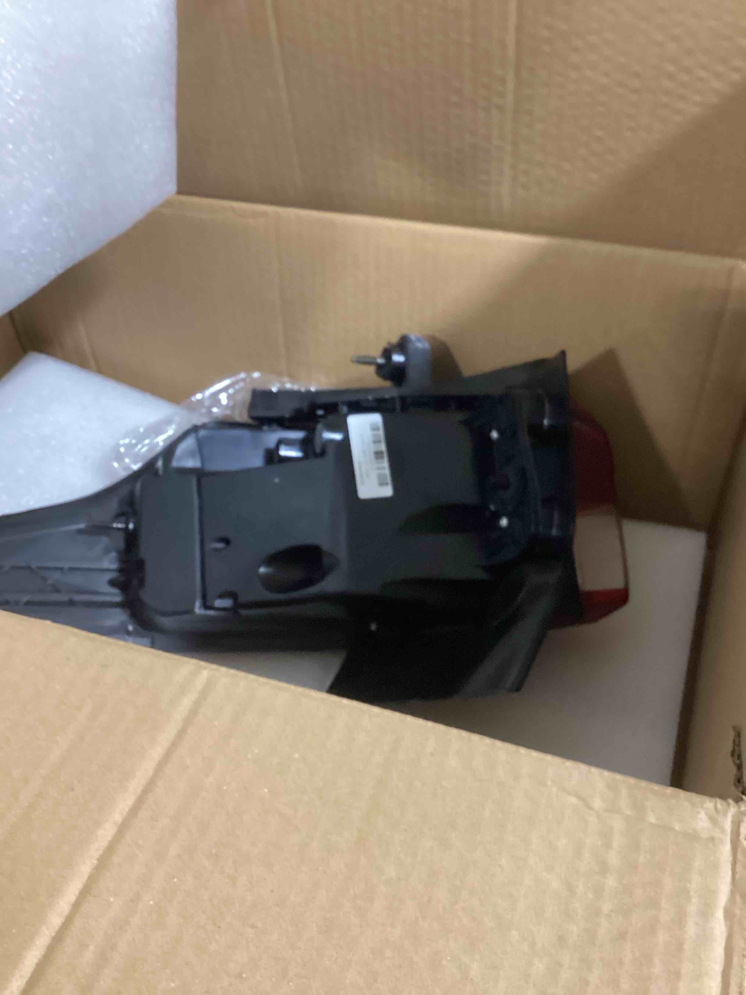 https://s3.amazonaws.com/lotting-images-prod/bidfta/GRA0205407_1729780927328.jpeg