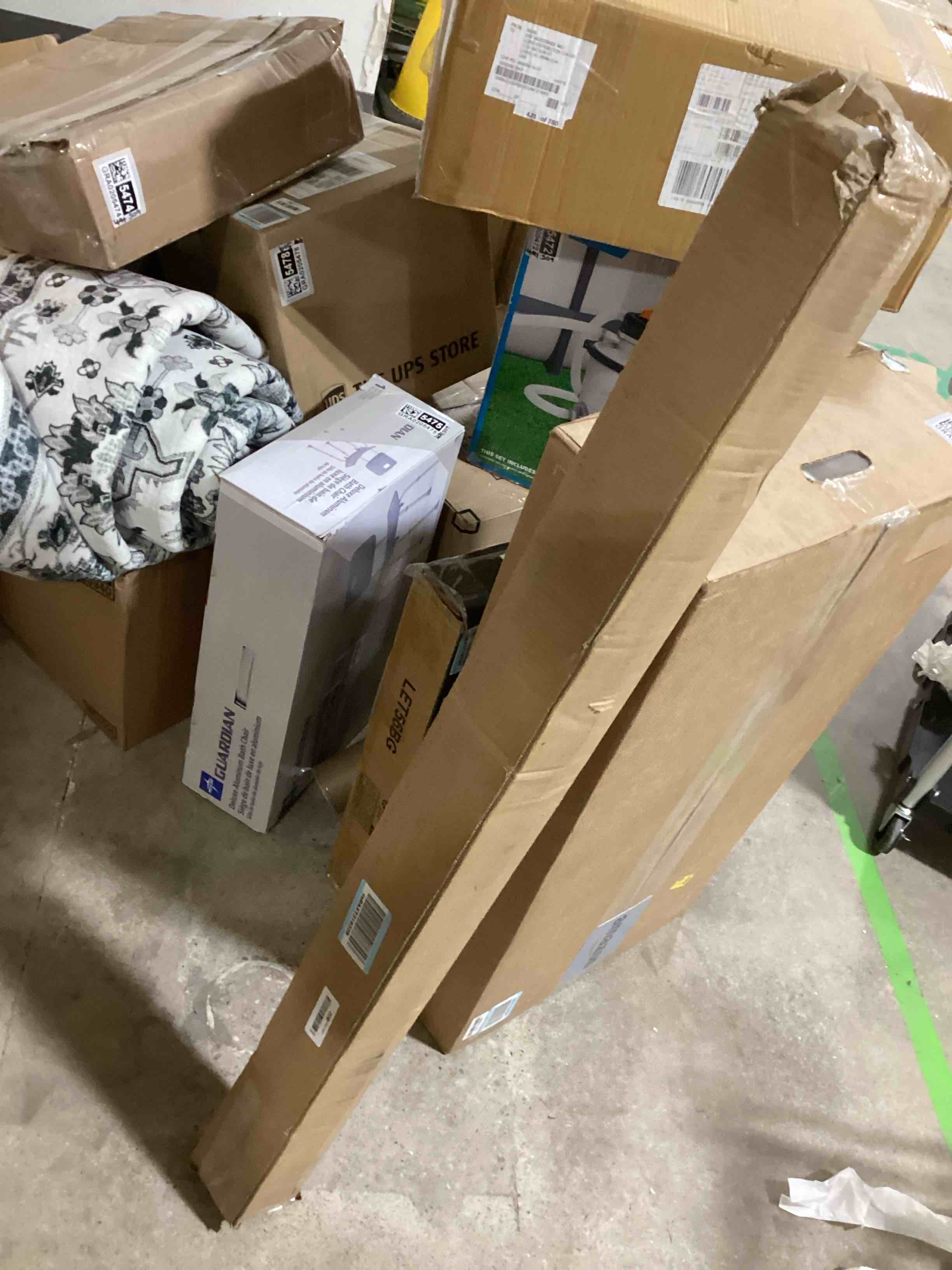 https://s3.amazonaws.com/lotting-images-prod/bidfta/GRA0205412_1729780649952.jpeg