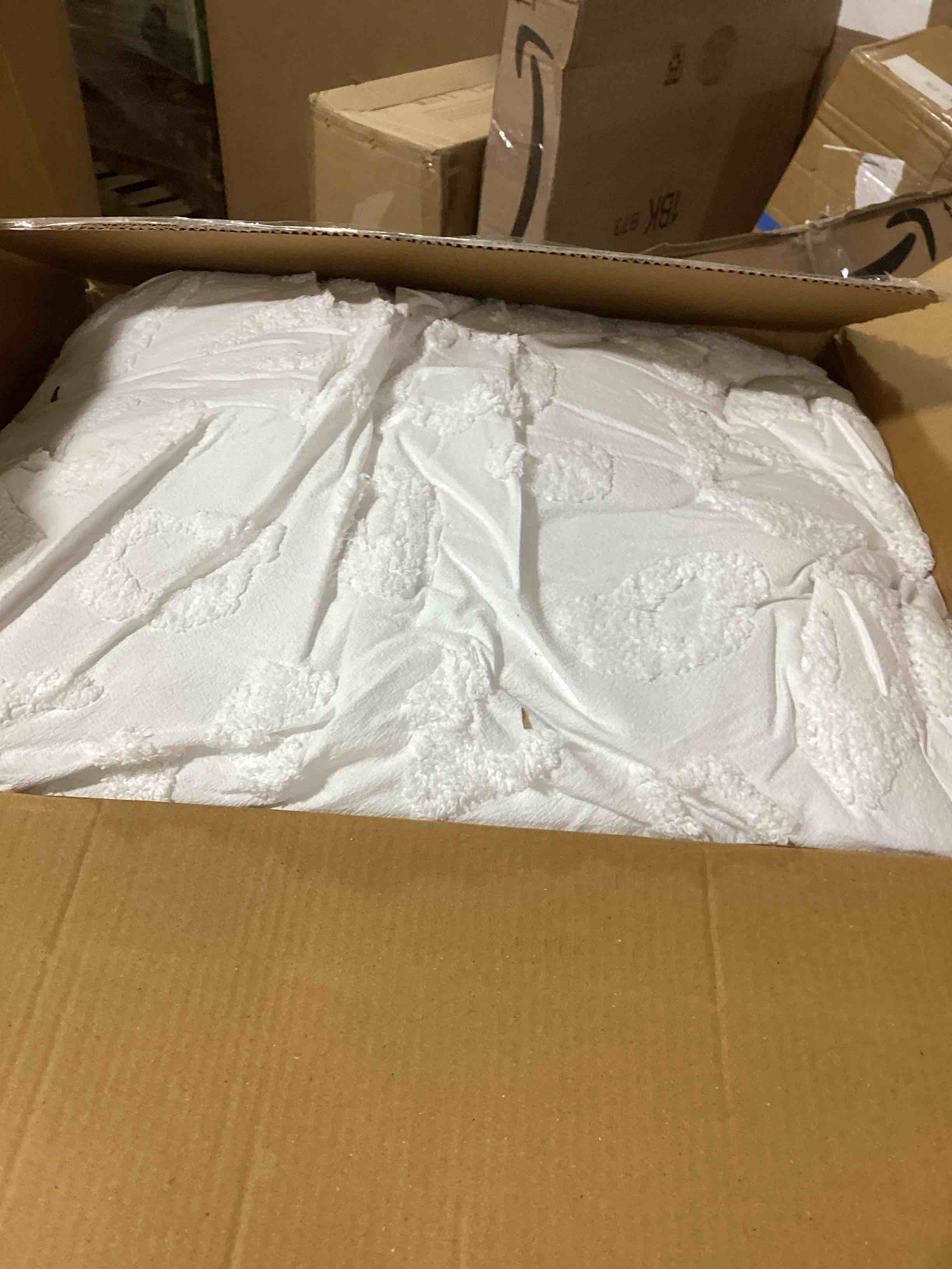https://s3.amazonaws.com/lotting-images-prod/bidfta/GRA0205471_1729779931955.jpeg