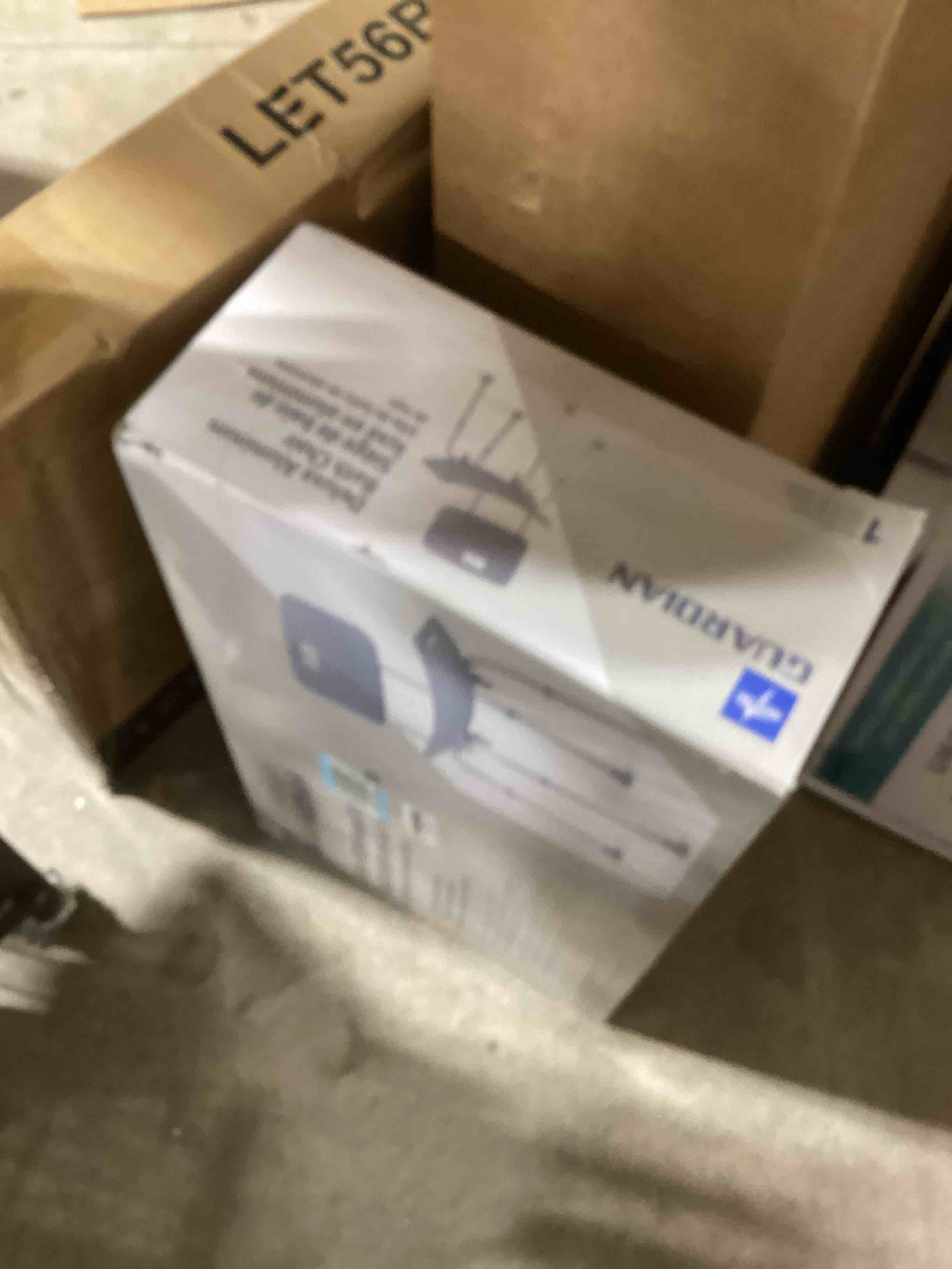 https://s3.amazonaws.com/lotting-images-prod/bidfta/GRA0205475_1729779707249.jpeg