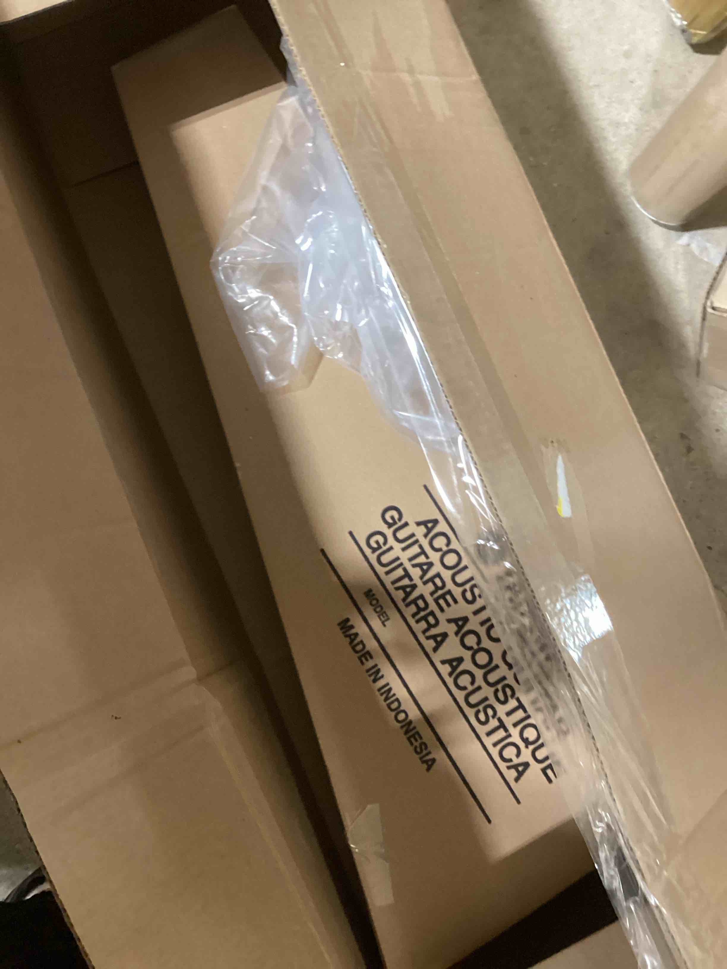 https://s3.amazonaws.com/lotting-images-prod/bidfta/GRA0205481_1729779535969.jpeg