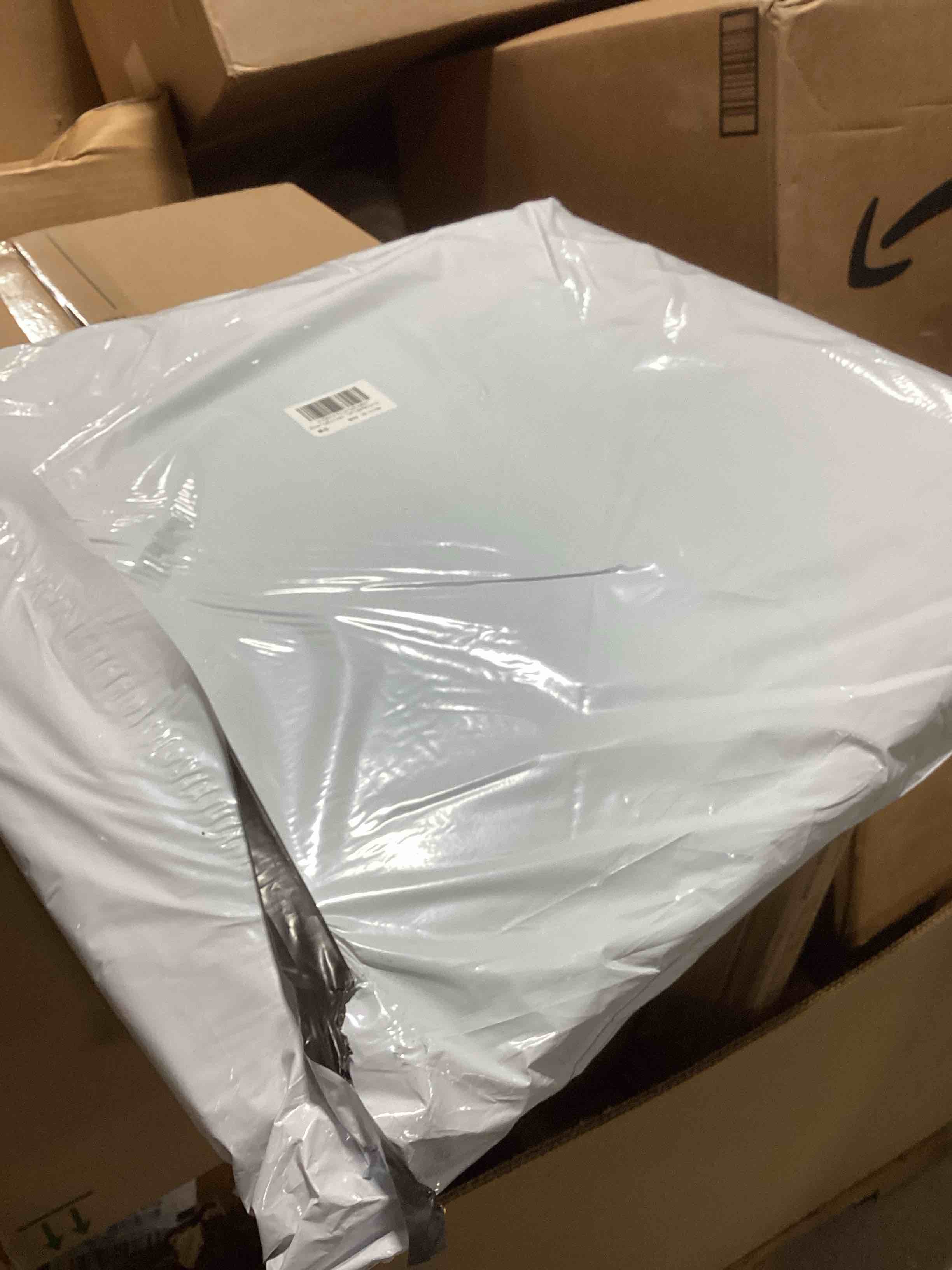 https://s3.amazonaws.com/lotting-images-prod/bidfta/GRA0205509_1729606873123.jpeg
