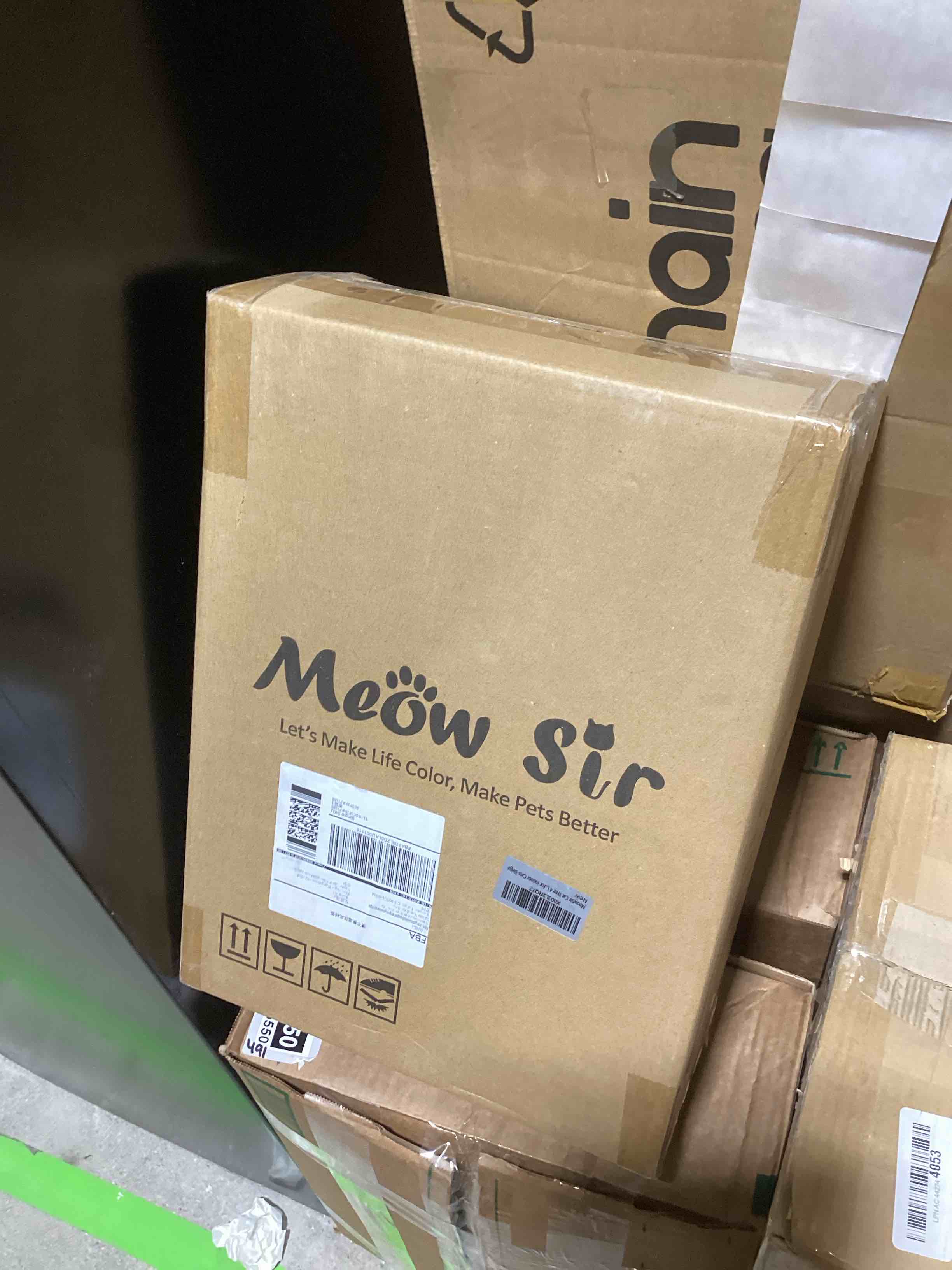 https://s3.amazonaws.com/lotting-images-prod/bidfta/GRA0205513_1729606329926.jpeg
