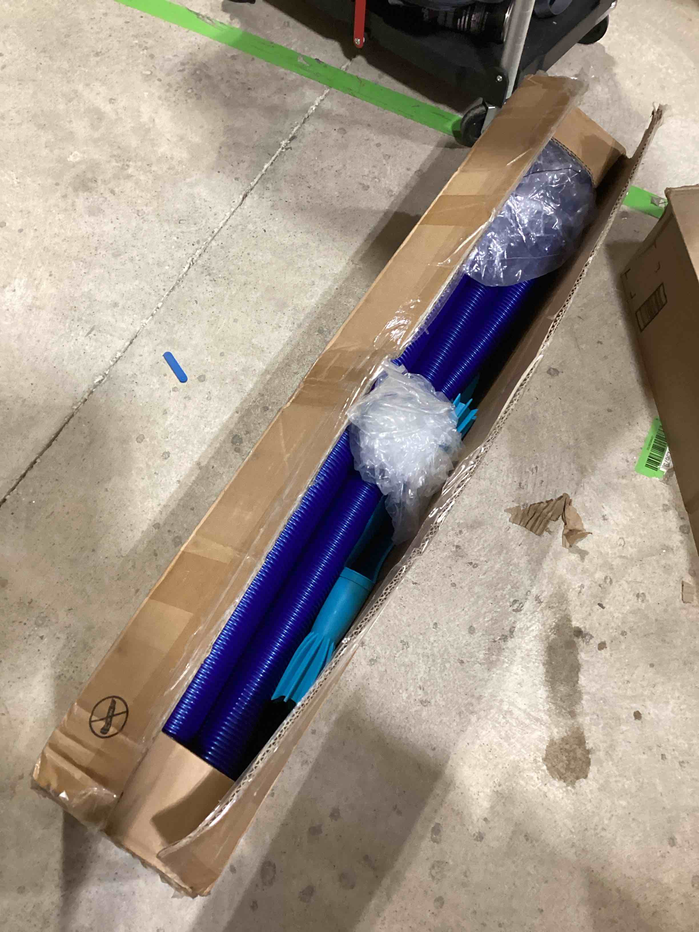 https://s3.amazonaws.com/lotting-images-prod/bidfta/GRA0205569_1729028770675.jpeg