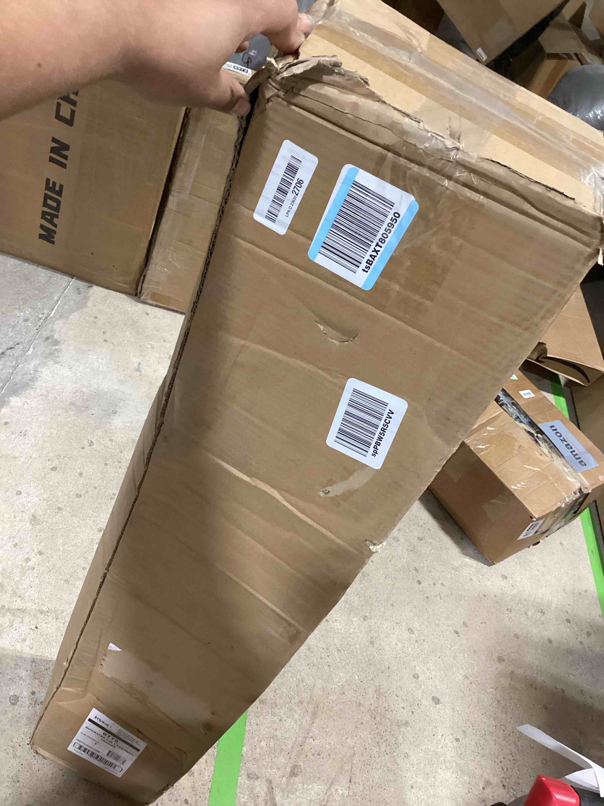 https://s3.amazonaws.com/lotting-images-prod/bidfta/GRA0205570_1729028136605.jpeg