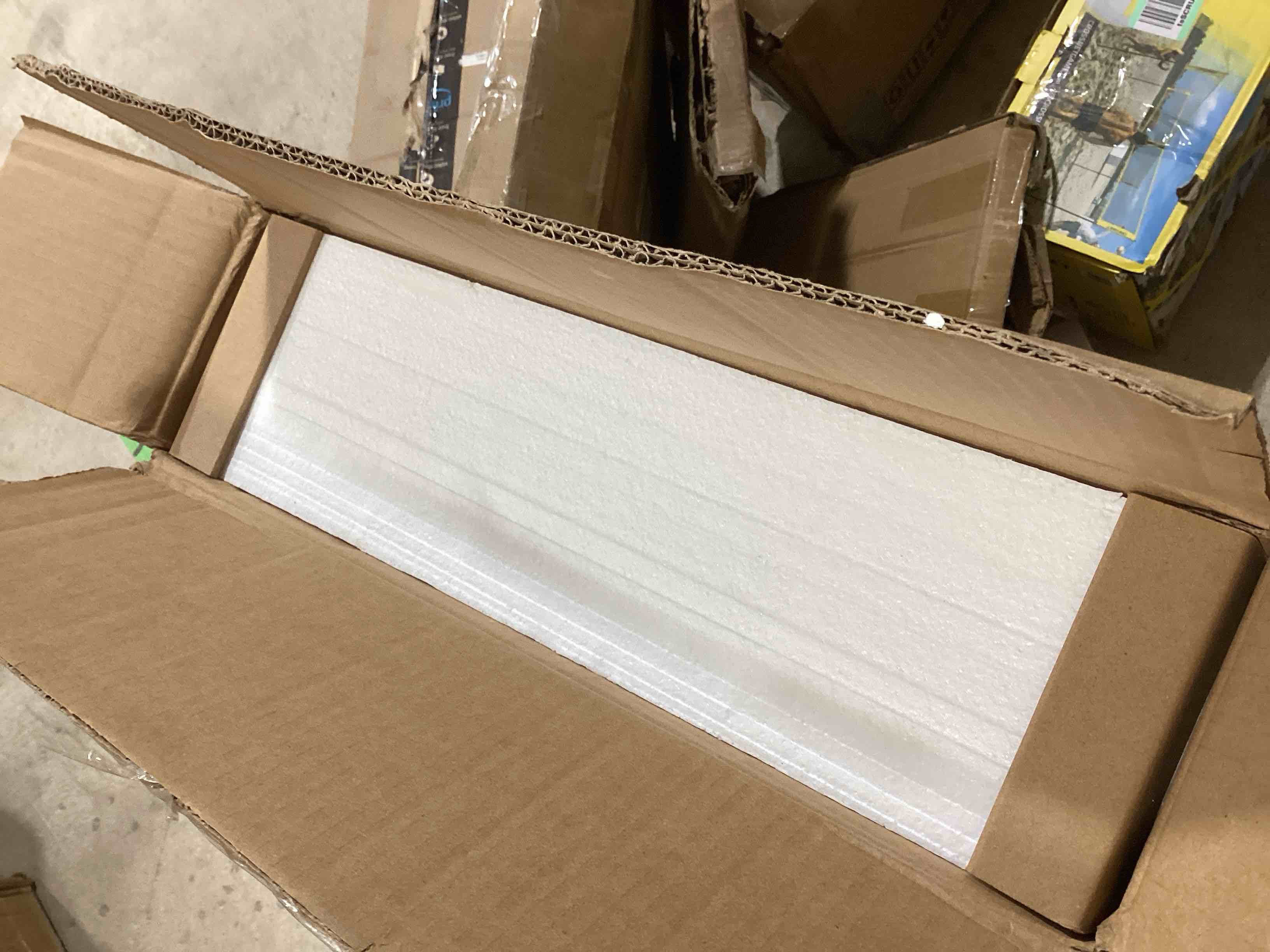 https://s3.amazonaws.com/lotting-images-prod/bidfta/GRA0205575_1729027091204.jpeg