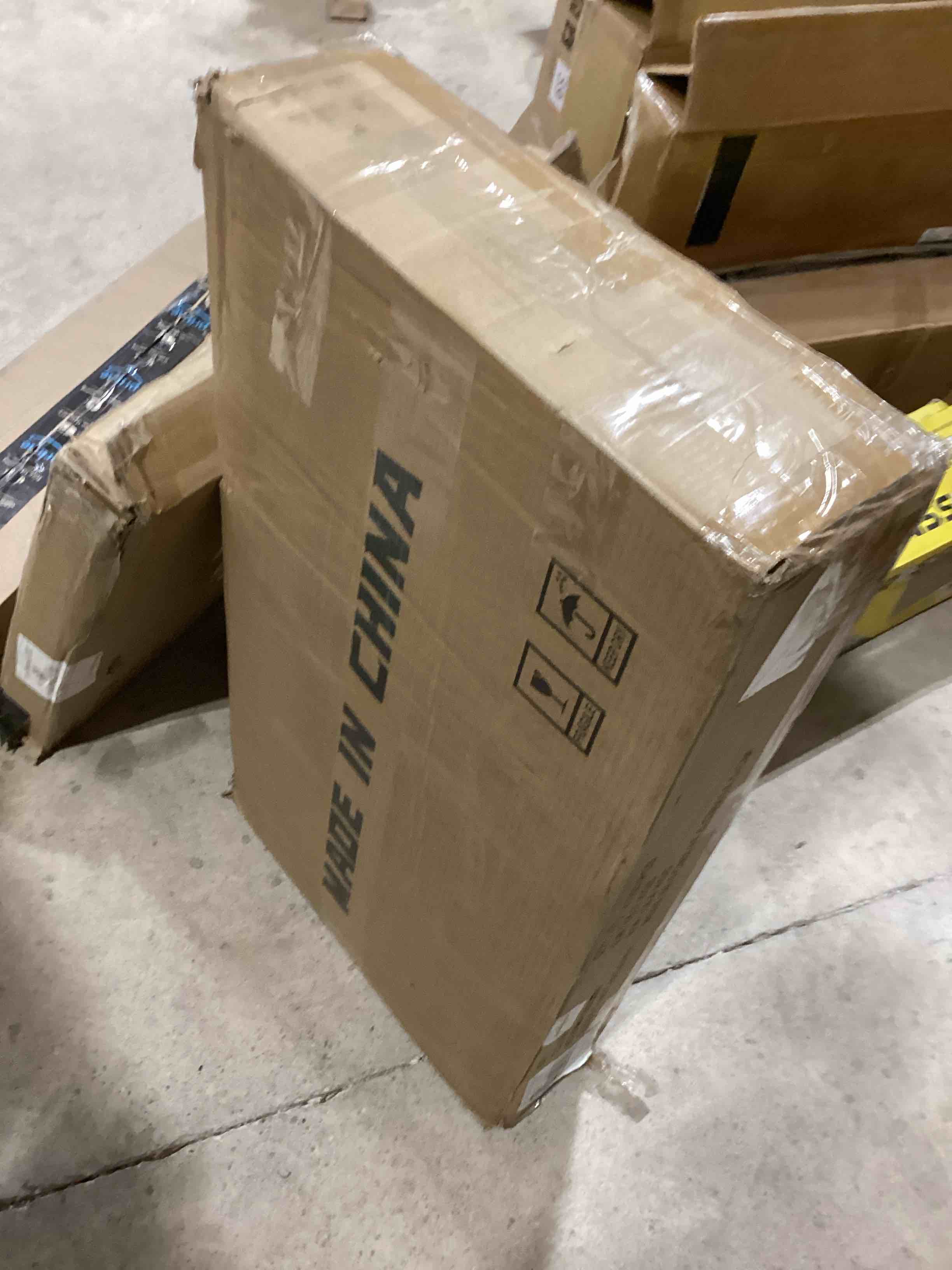 https://s3.amazonaws.com/lotting-images-prod/bidfta/GRA0205575_1729027129329.jpeg