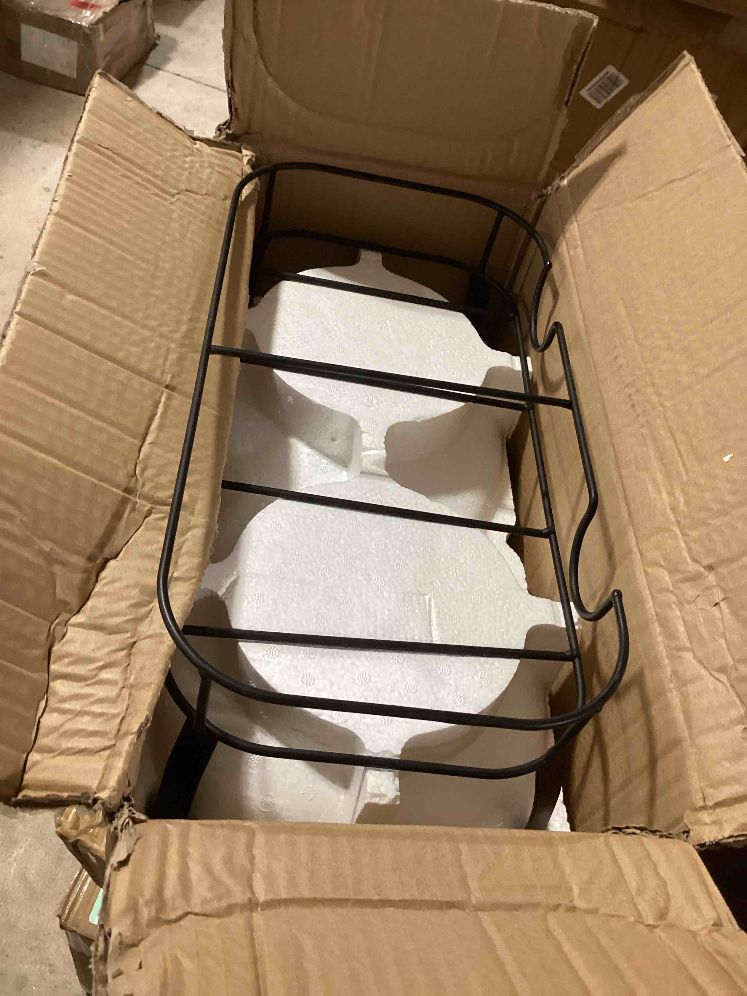 https://s3.amazonaws.com/lotting-images-prod/bidfta/GRA0205611_1729023329240.jpeg
