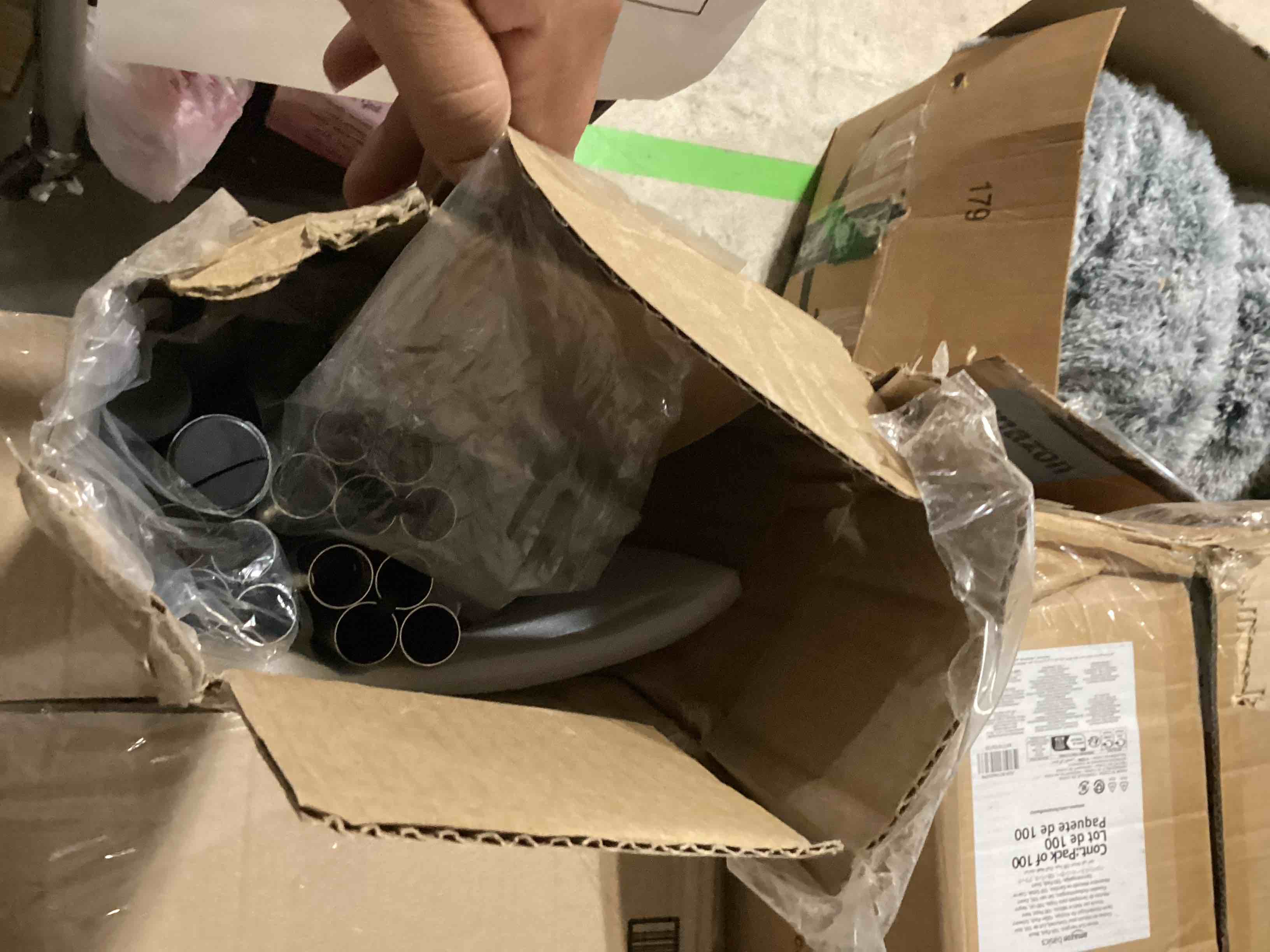 https://s3.amazonaws.com/lotting-images-prod/bidfta/GRA0205612_1729023246284.jpeg