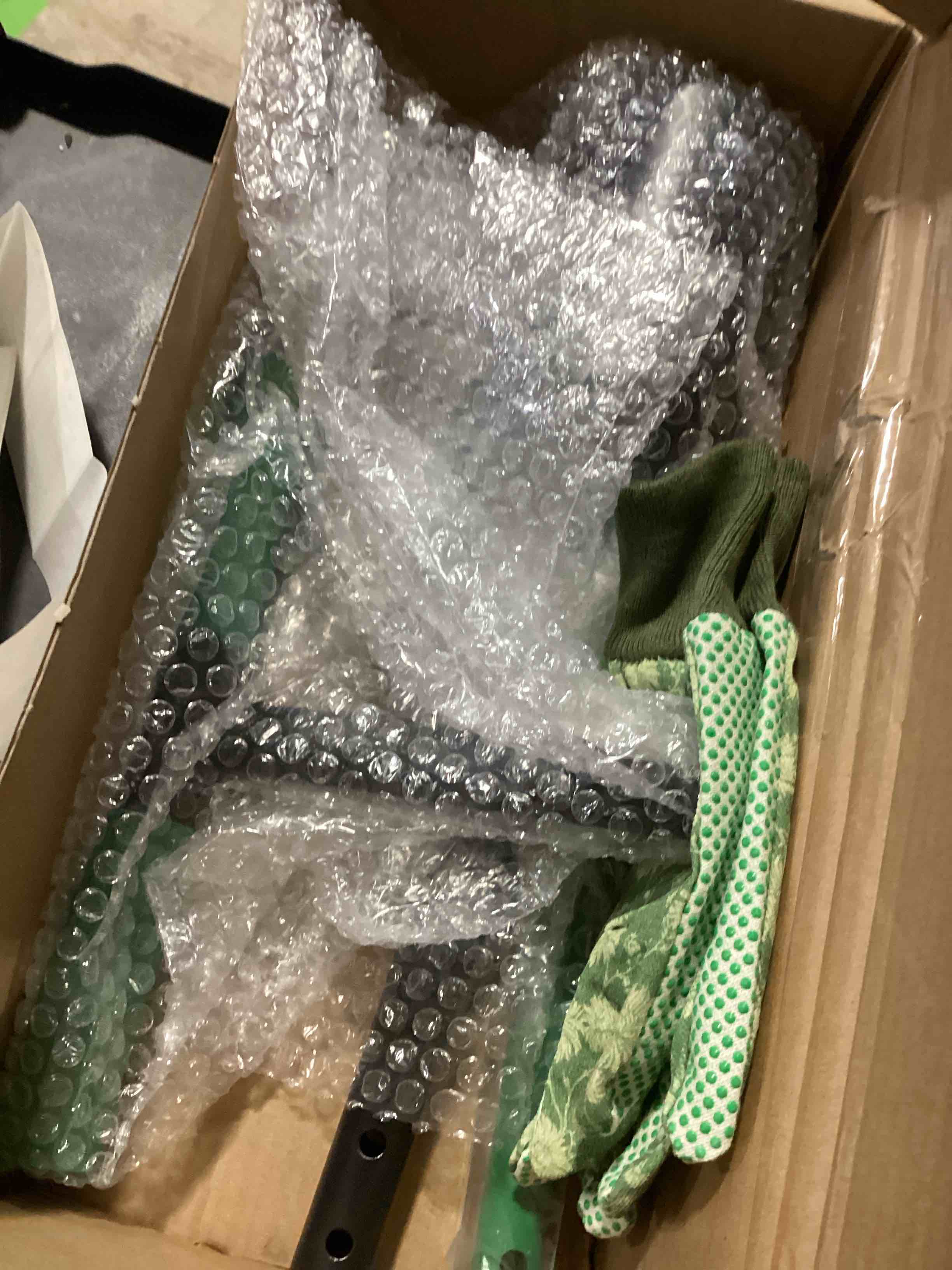 https://s3.amazonaws.com/lotting-images-prod/bidfta/GRA0205621_1729020998433.jpeg