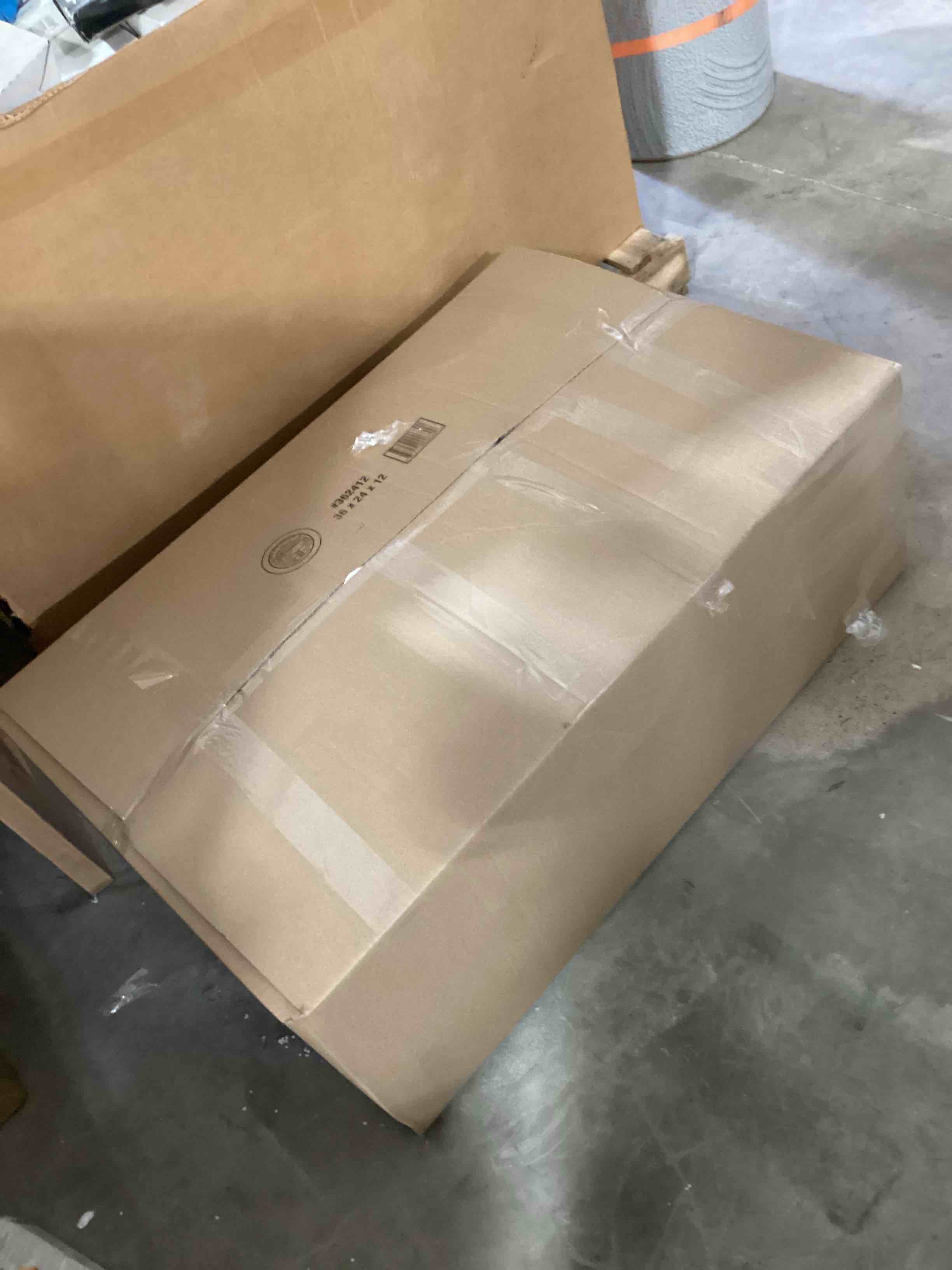 https://s3.amazonaws.com/lotting-images-prod/bidfta/GRA0205644_1729016230480.jpeg