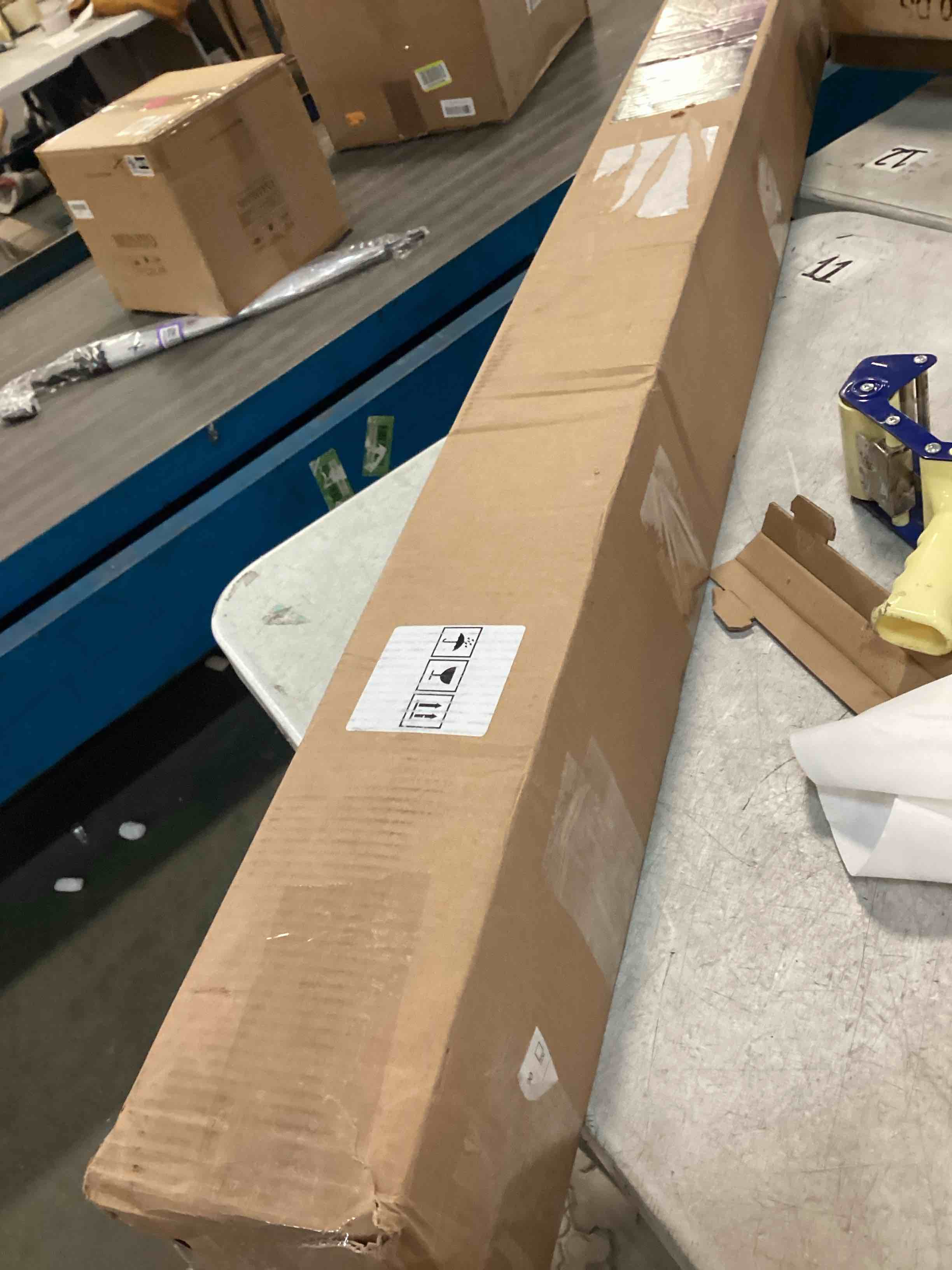 https://s3.amazonaws.com/lotting-images-prod/bidfta/GRA0216683_1731445336199.jpeg