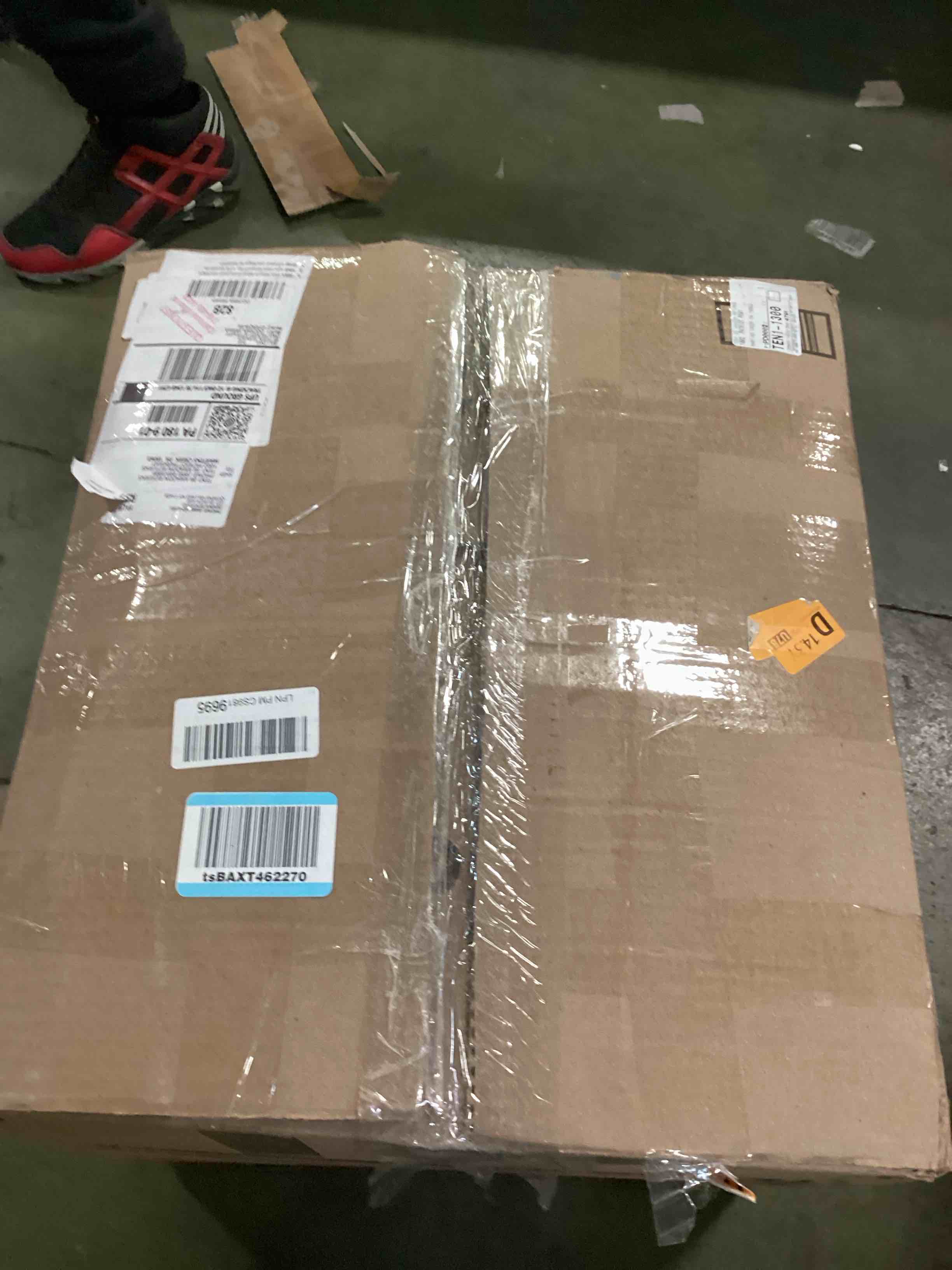 https://s3.amazonaws.com/lotting-images-prod/bidfta/GRA0217144_1731162626246.jpeg