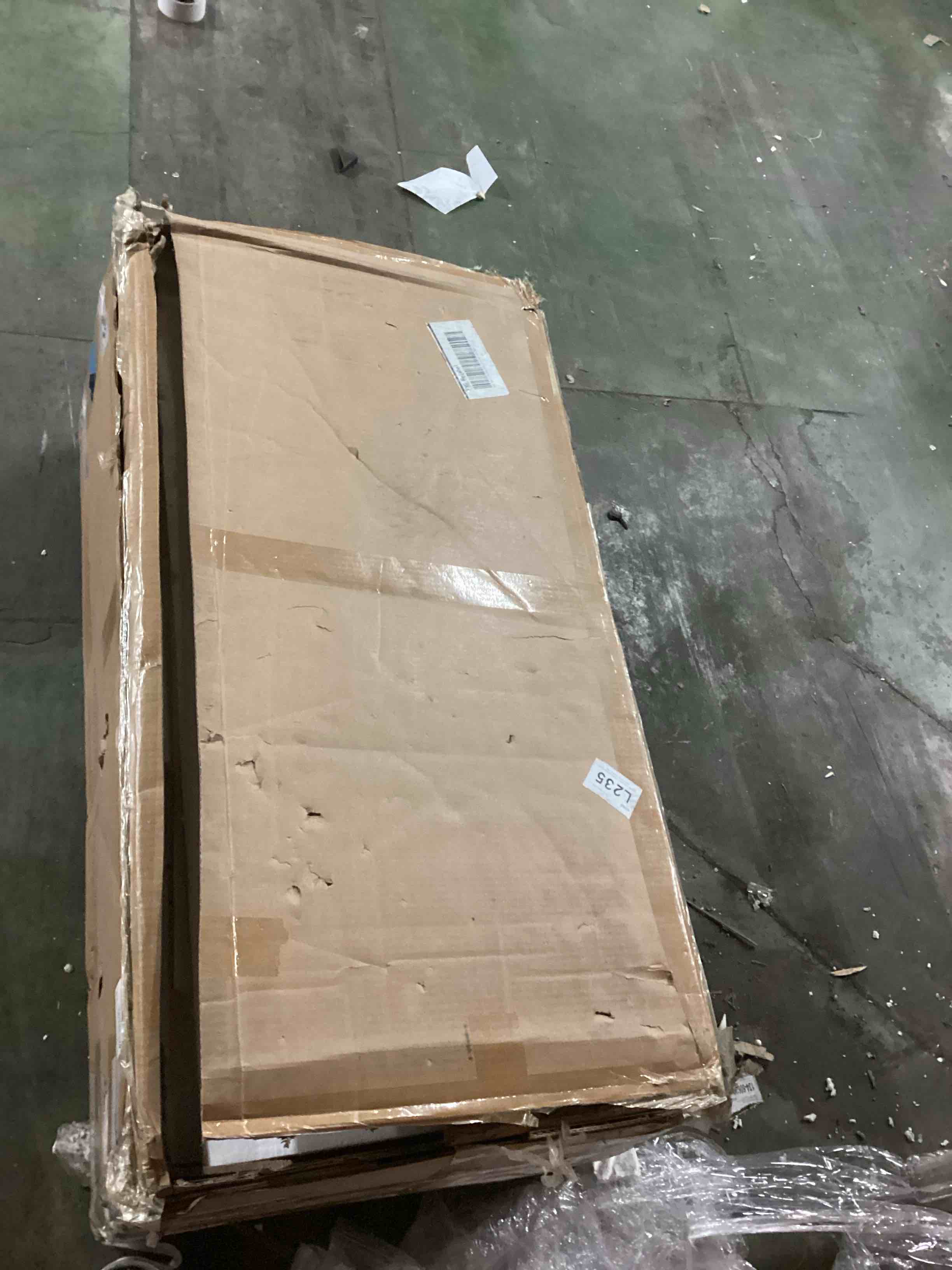 https://s3.amazonaws.com/lotting-images-prod/bidfta/GRA0217432_1730990971508.jpeg