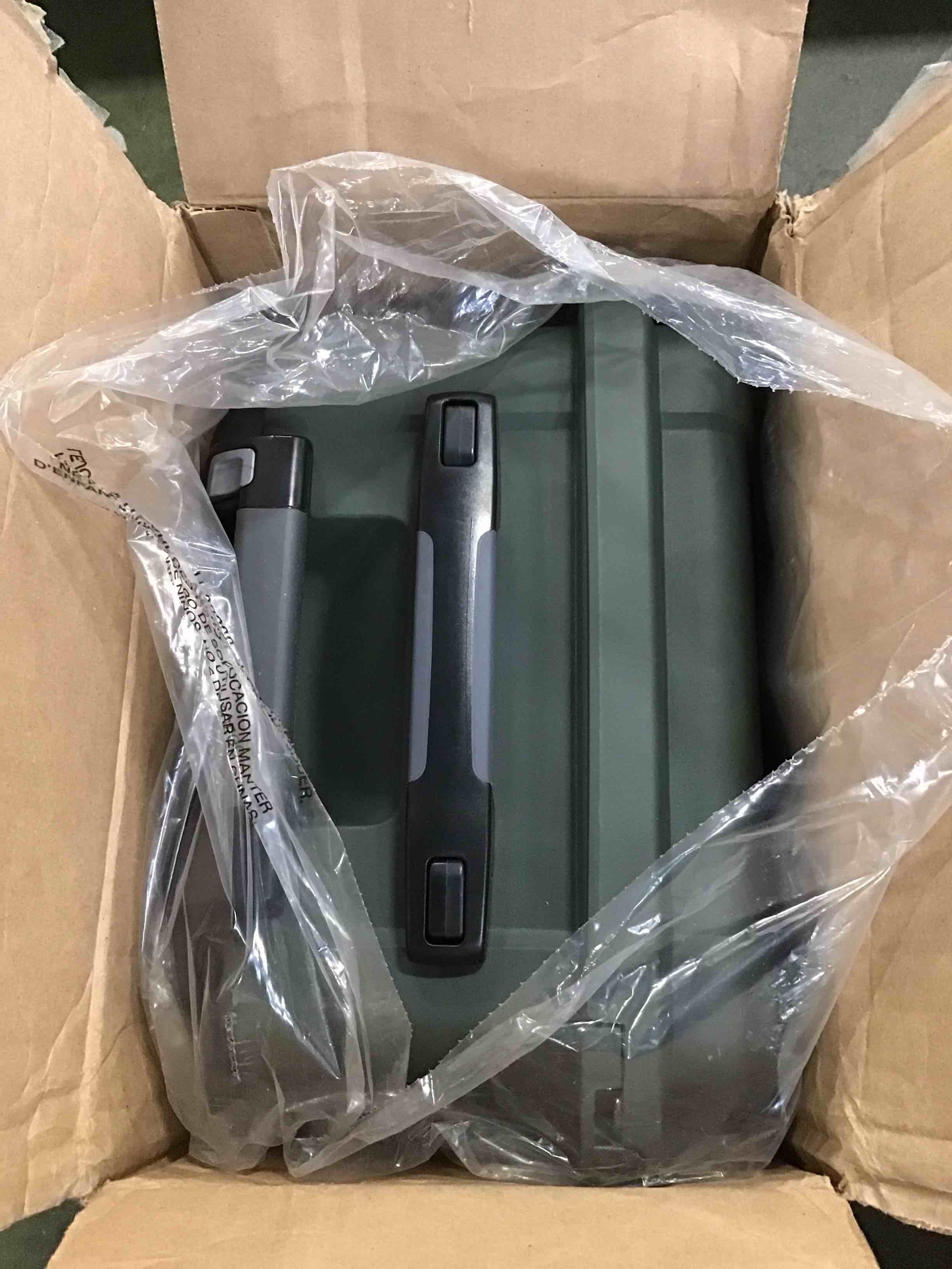 https://s3.amazonaws.com/lotting-images-prod/bidfta/GRA0217774_1730817635275.jpeg