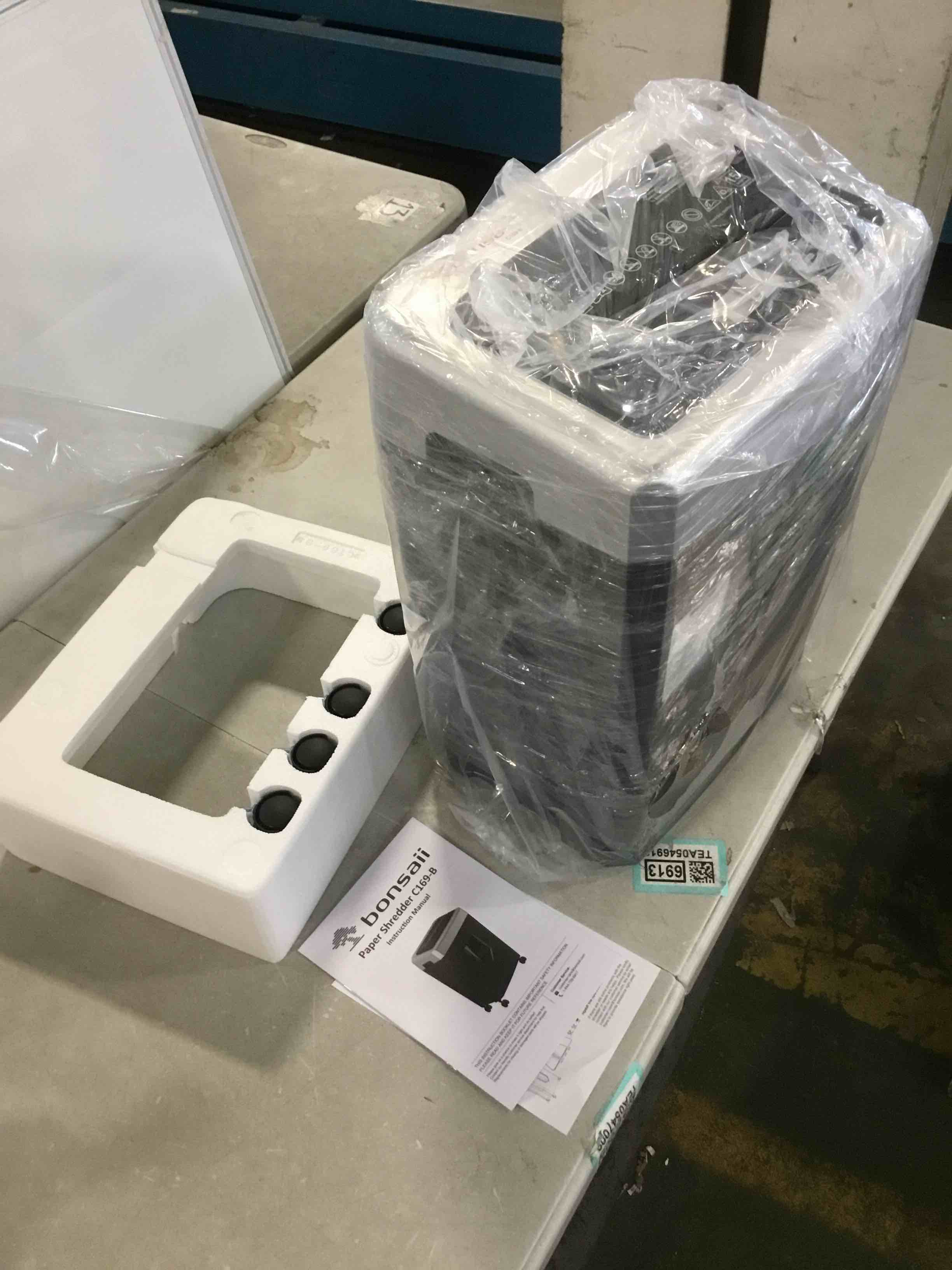 https://s3.amazonaws.com/lotting-images-prod/bidfta/GRA0217915_1730480855920.jpeg