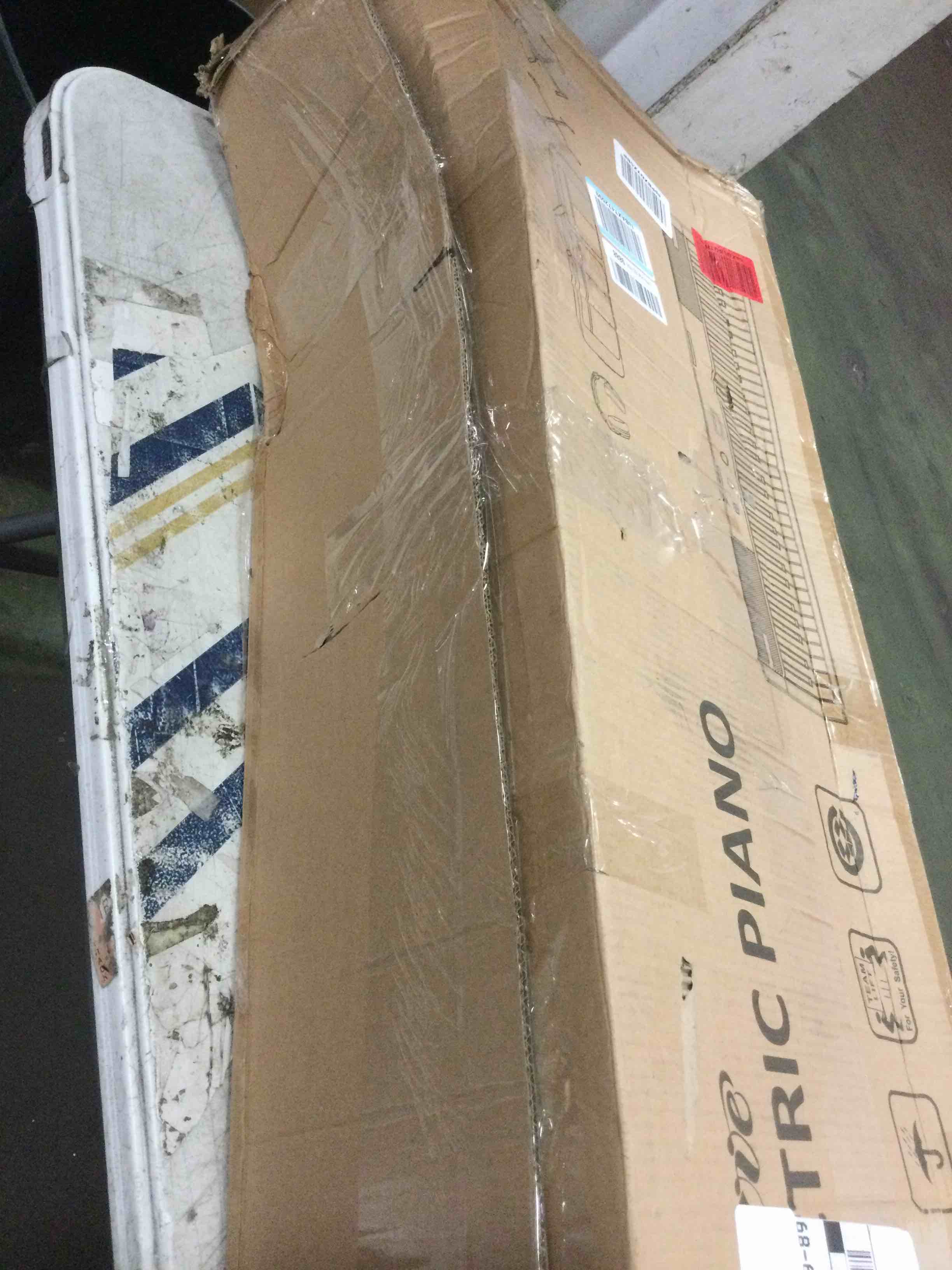 https://s3.amazonaws.com/lotting-images-prod/bidfta/GRA0218440_1729191674354.jpeg
