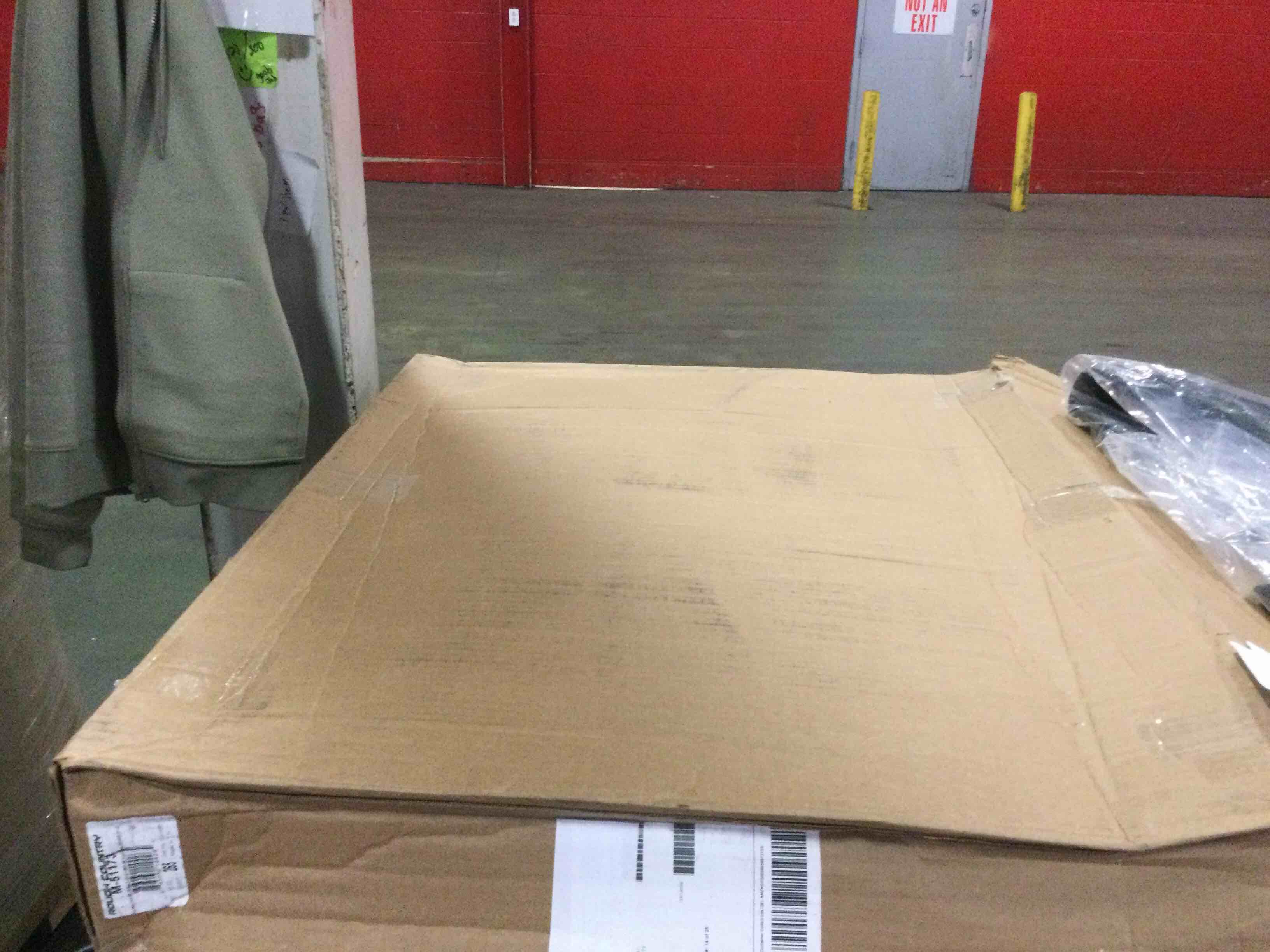 https://s3.amazonaws.com/lotting-images-prod/bidfta/GRA0218446_1729176977501.jpeg