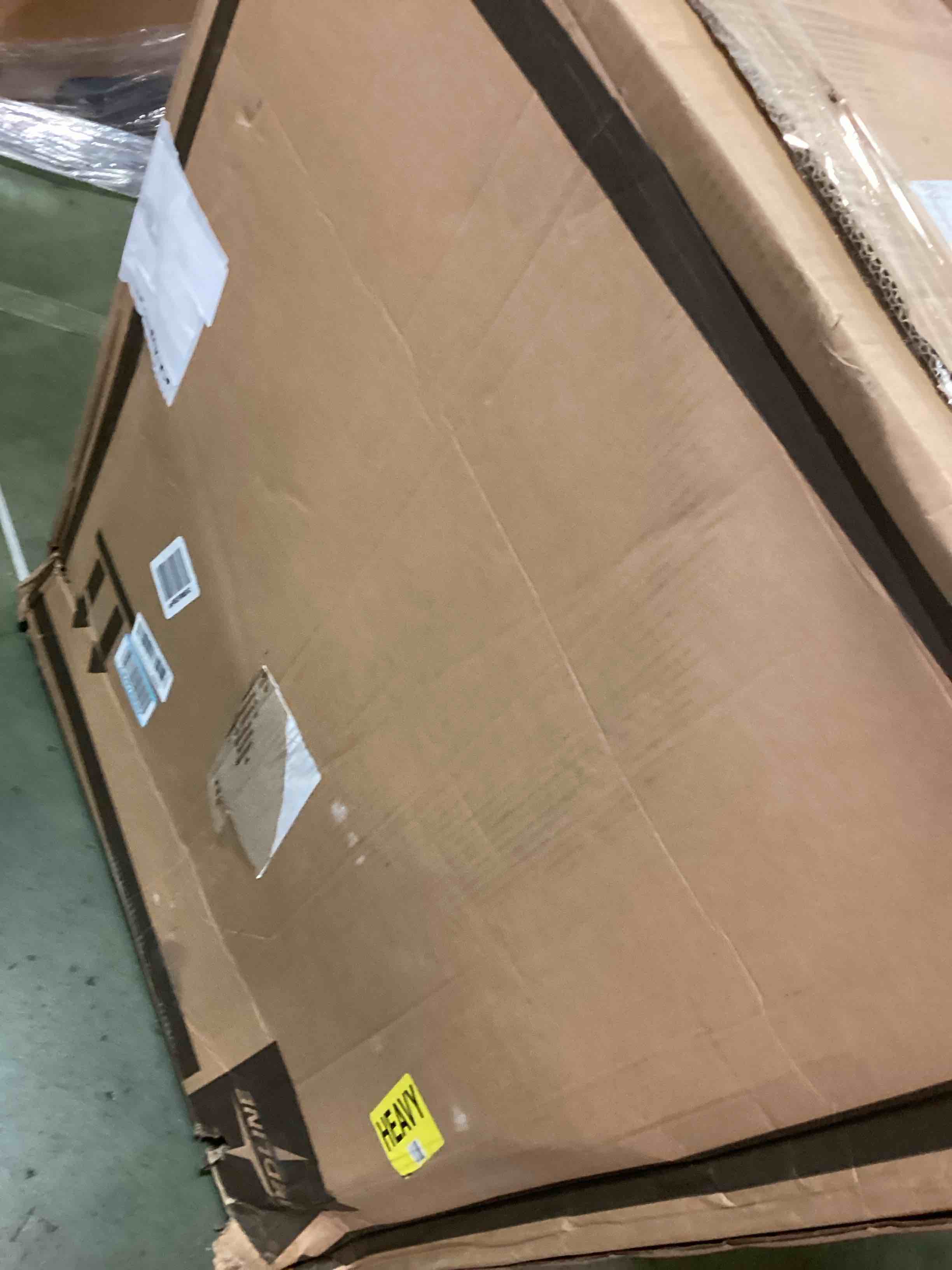 https://s3.amazonaws.com/lotting-images-prod/bidfta/GRA0219128_1728674853633.jpeg