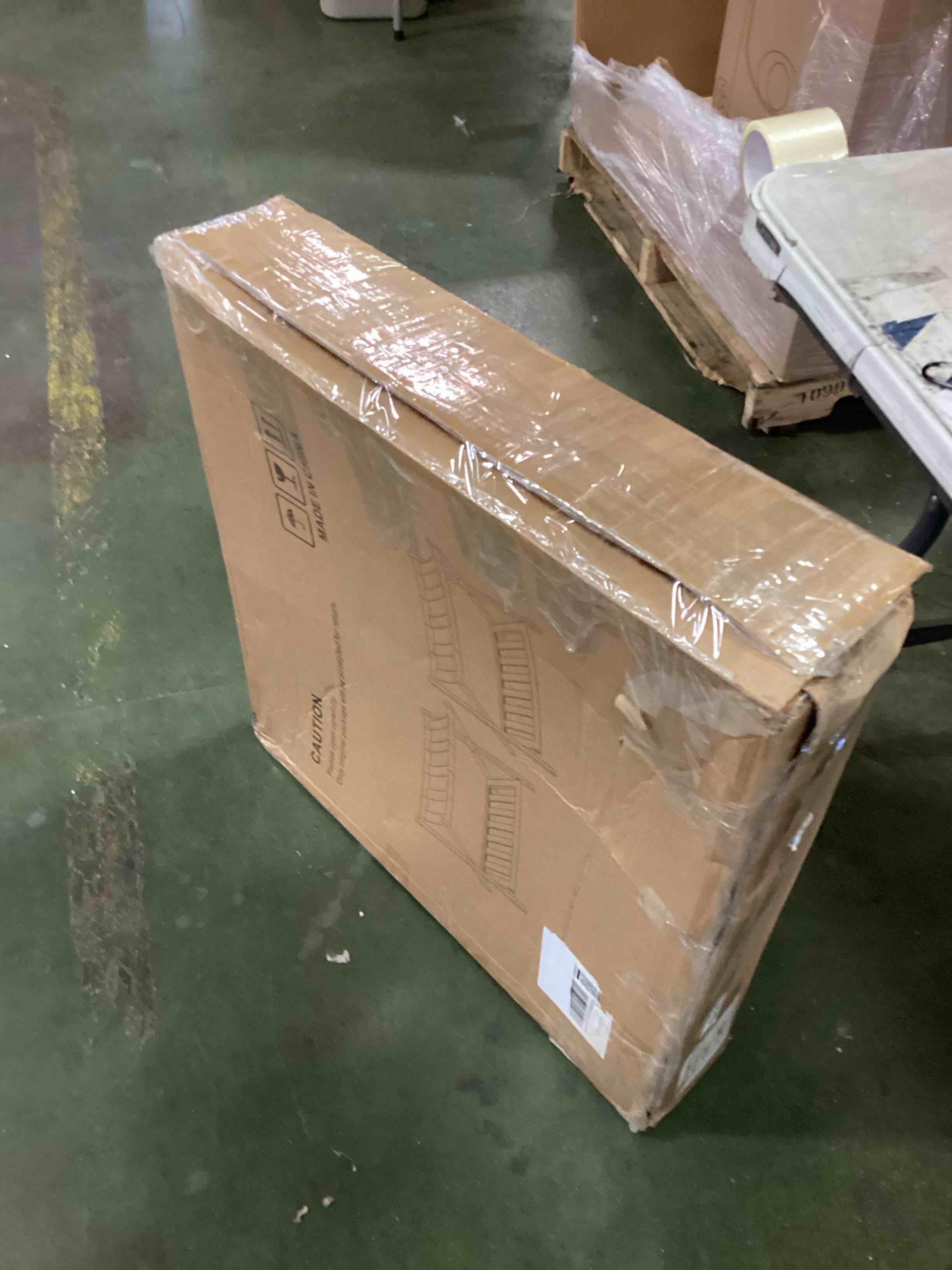 https://s3.amazonaws.com/lotting-images-prod/bidfta/GRA0219490_1728412793568.jpeg