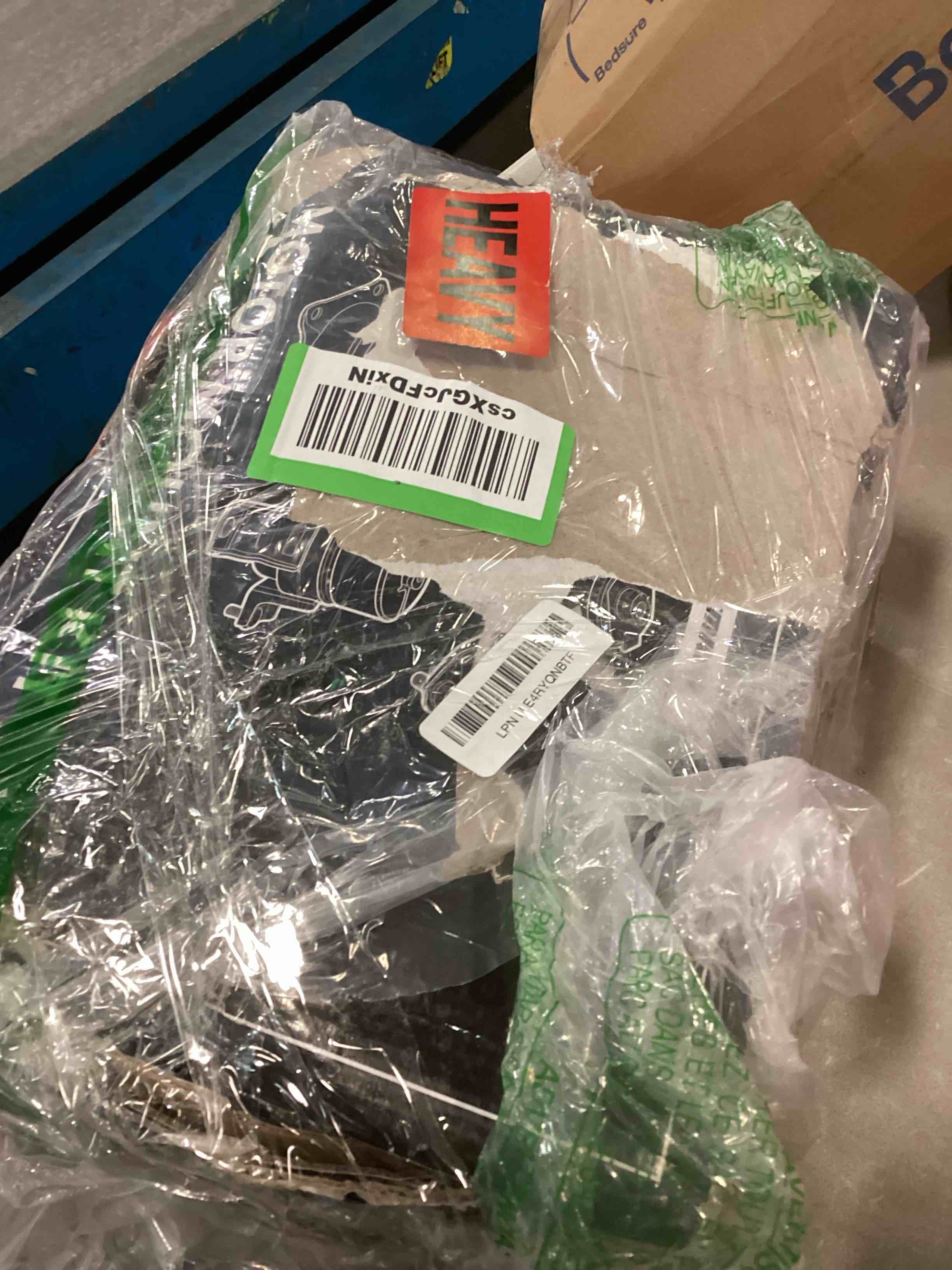 https://s3.amazonaws.com/lotting-images-prod/bidfta/GRA0220991_1729269446951.jpeg