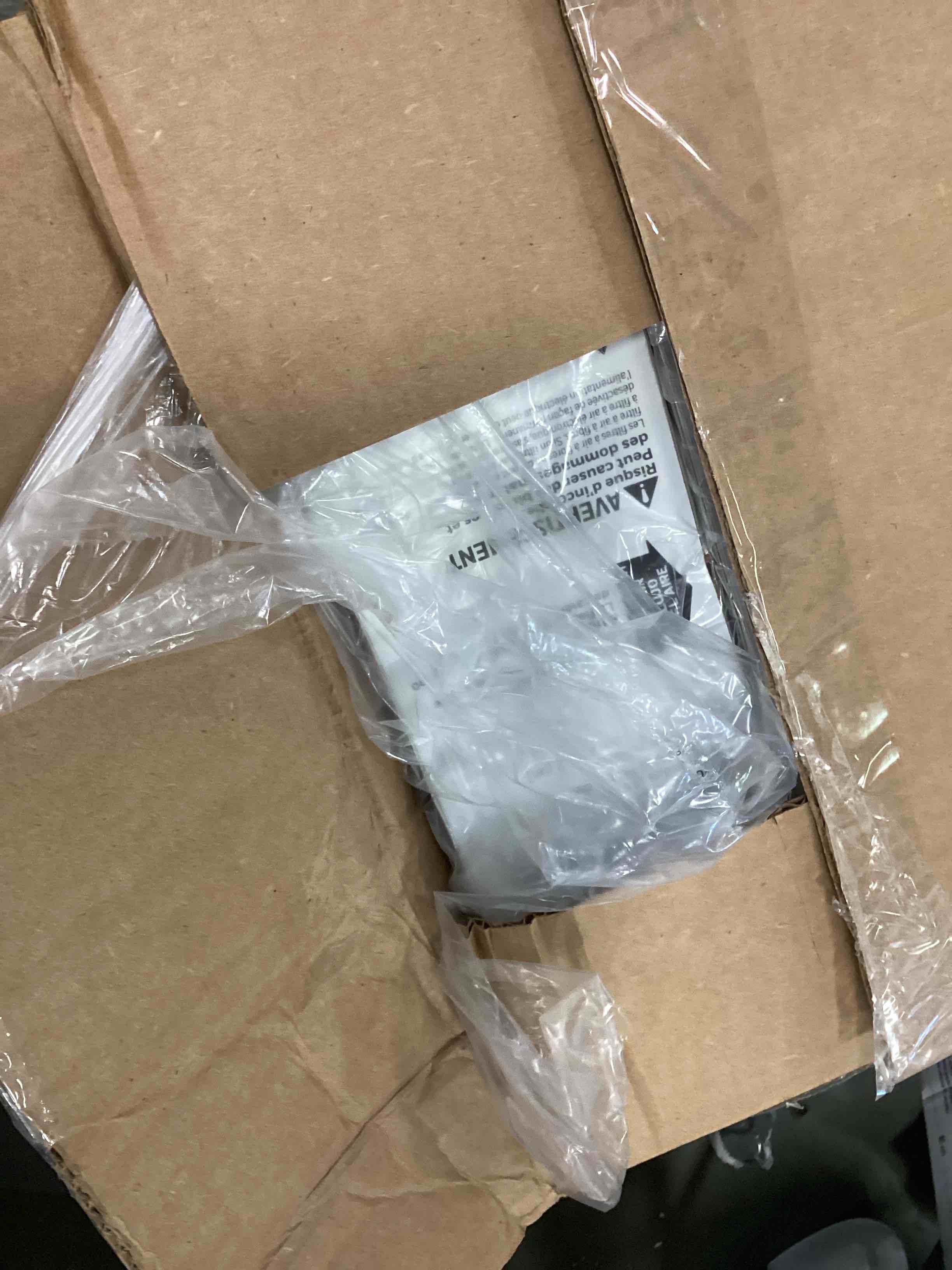 https://s3.amazonaws.com/lotting-images-prod/bidfta/GRA0221734_1728676677515.jpeg