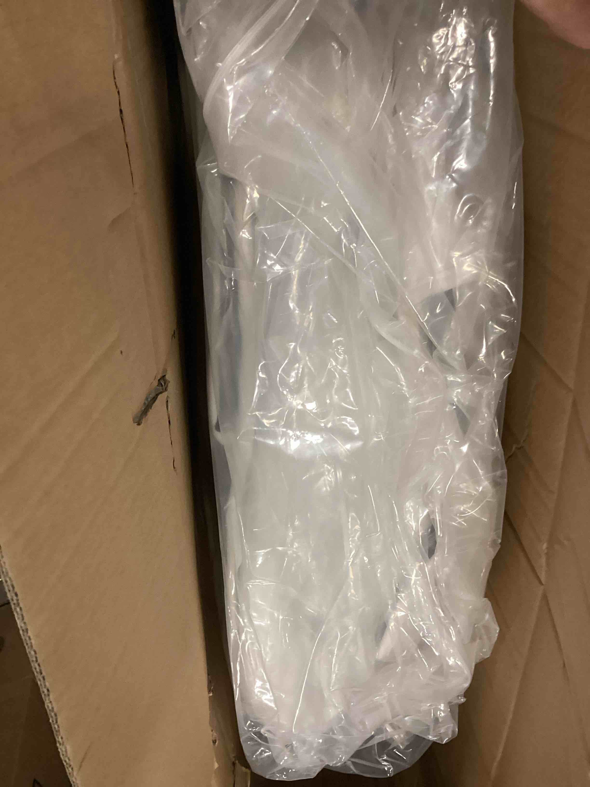 https://s3.amazonaws.com/lotting-images-prod/bidfta/GRA0221851_1728659567635.jpeg