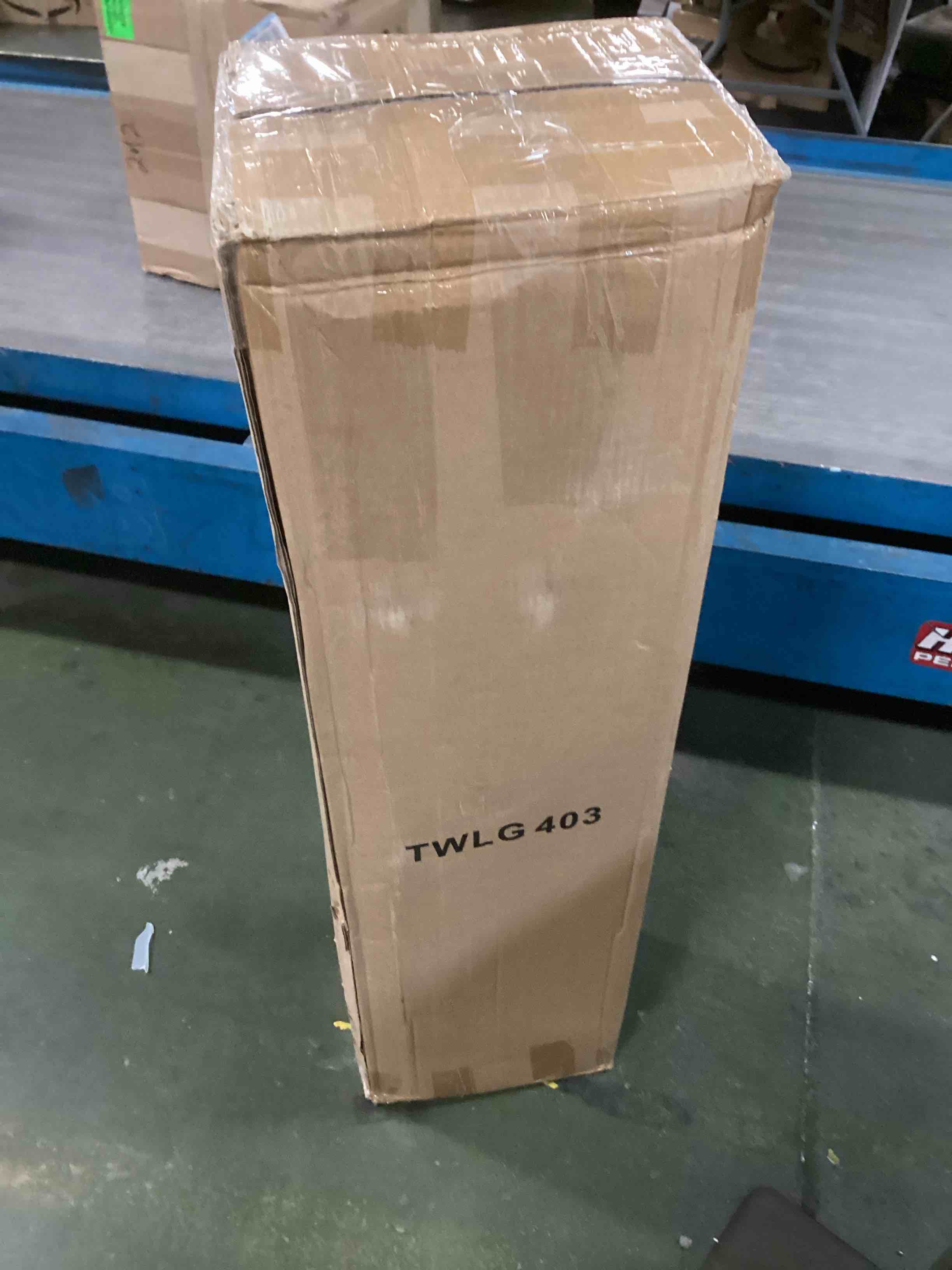 https://s3.amazonaws.com/lotting-images-prod/bidfta/GRA0222102_1729815346200.jpeg