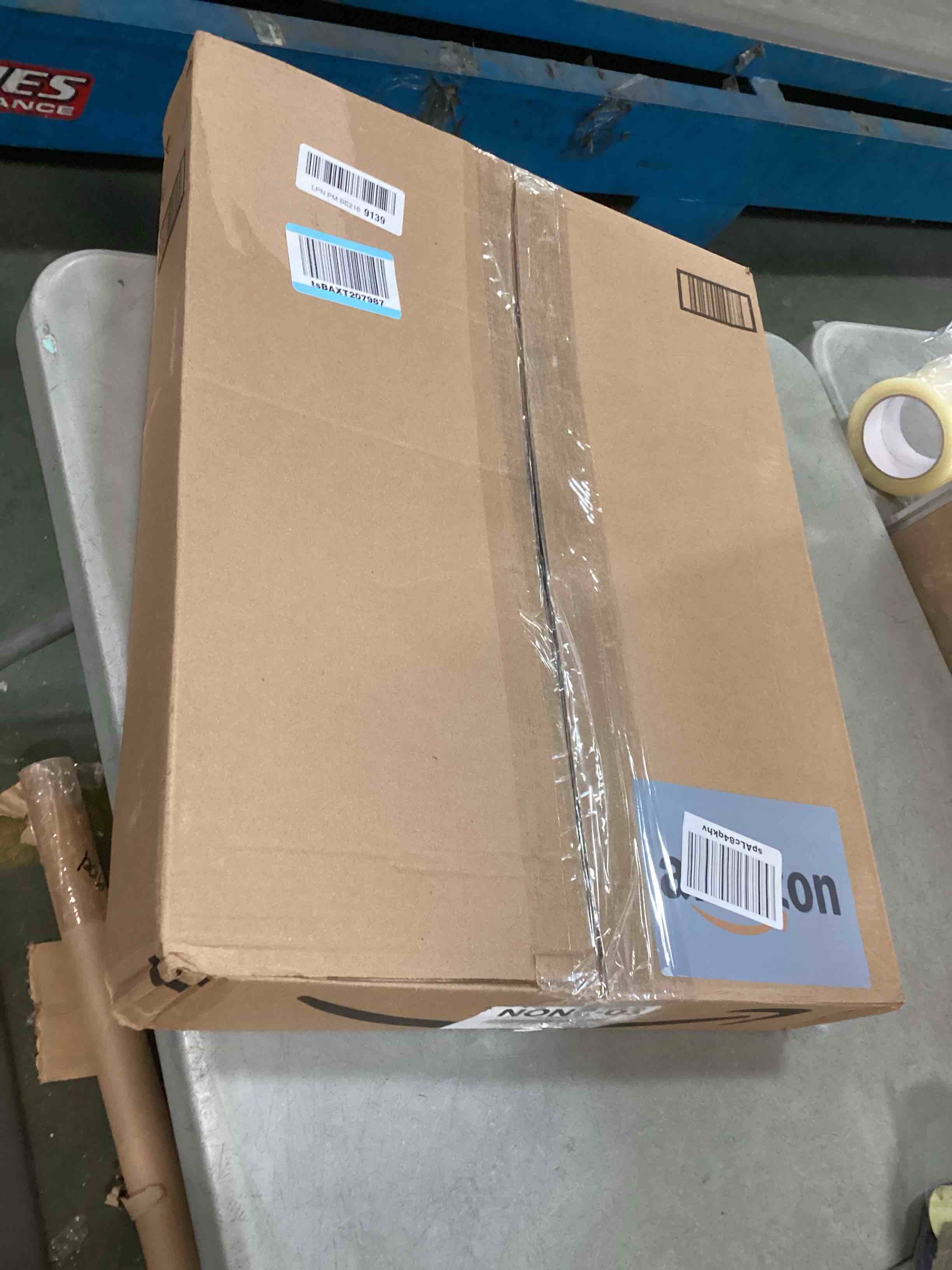 https://s3.amazonaws.com/lotting-images-prod/bidfta/GRA0222223_1729742803417.jpeg