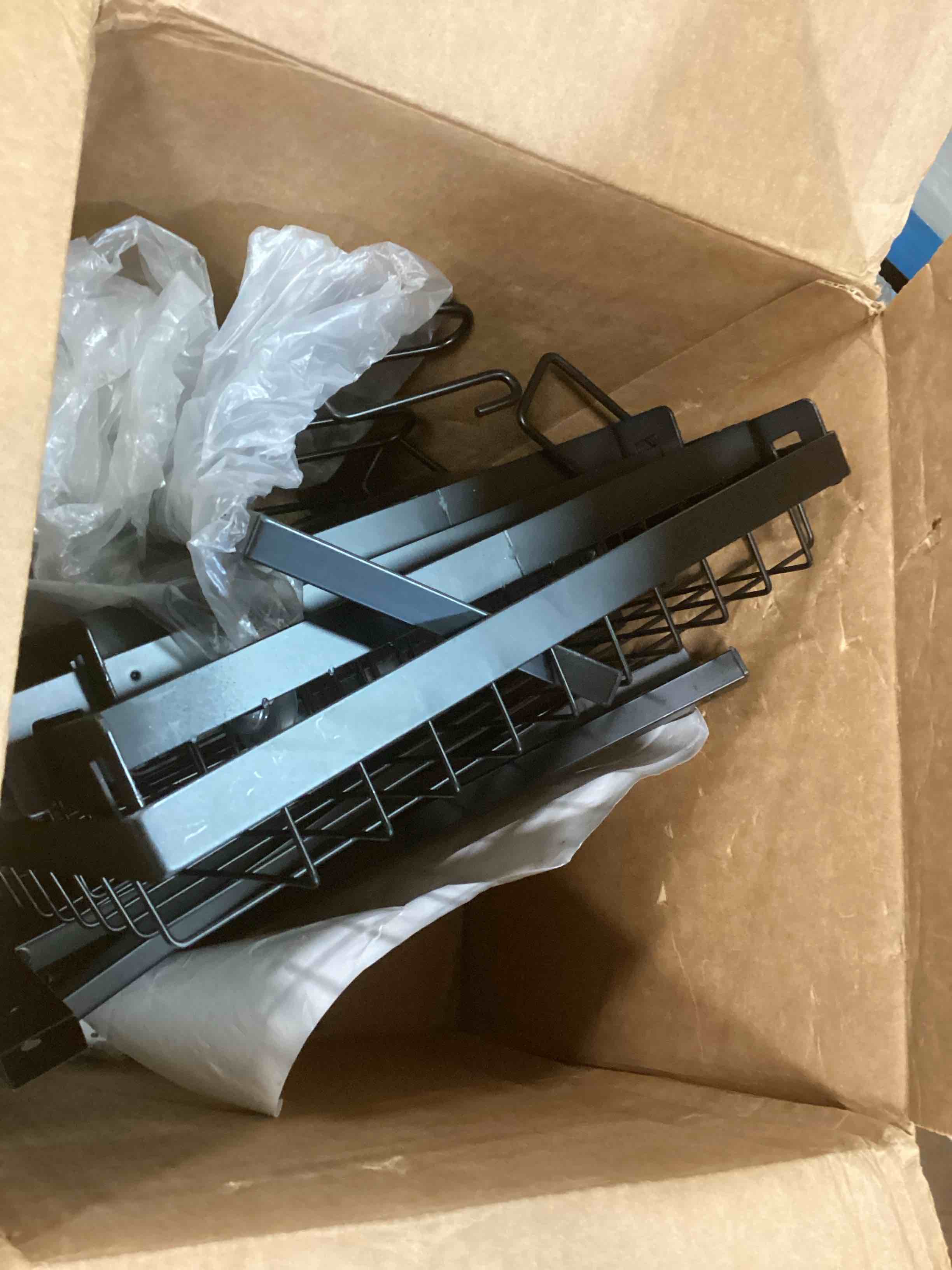 https://s3.amazonaws.com/lotting-images-prod/bidfta/GRA0222741_1729557594927.jpeg