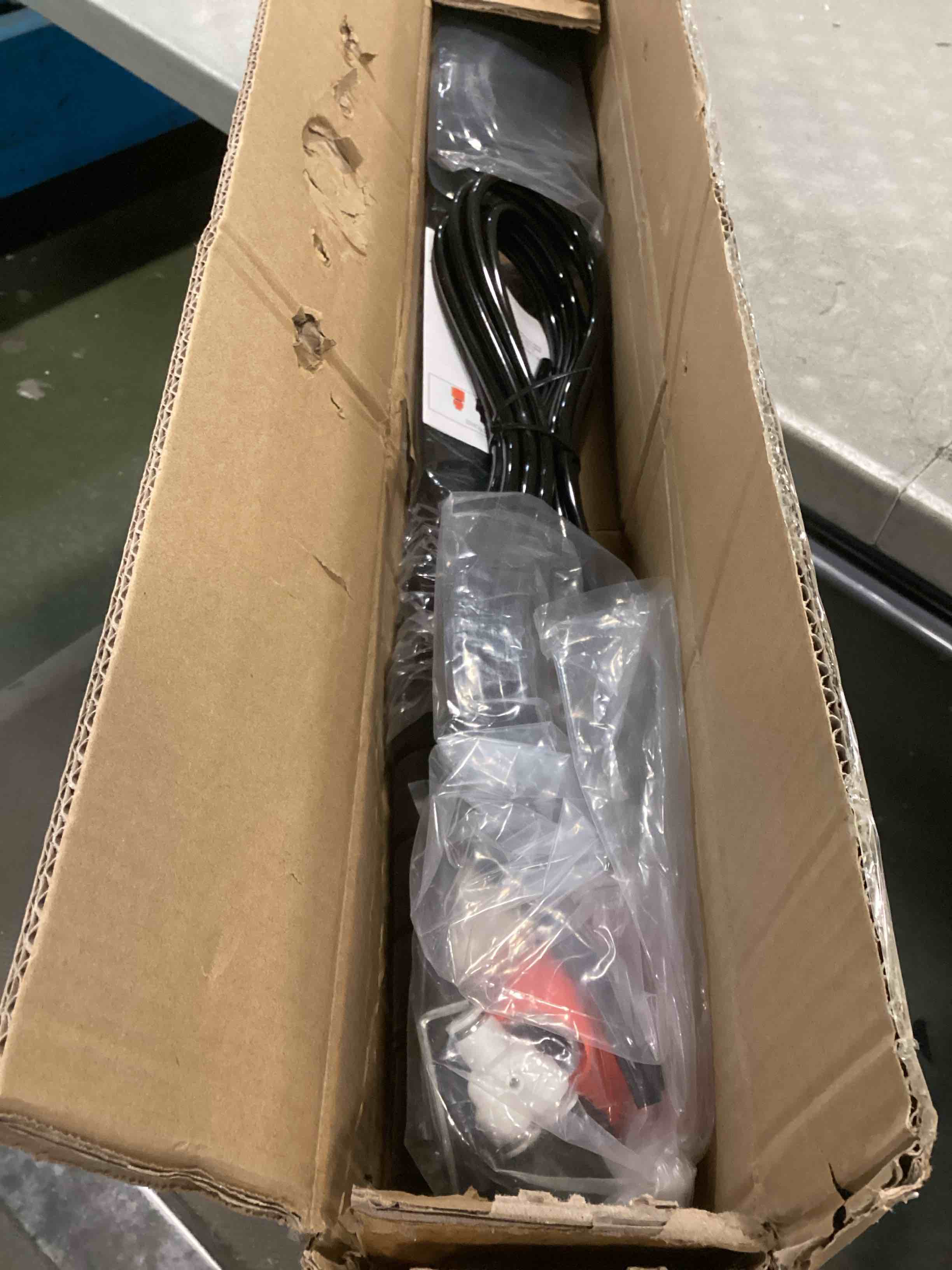 https://s3.amazonaws.com/lotting-images-prod/bidfta/GRA0222904_1729344865118.jpeg
