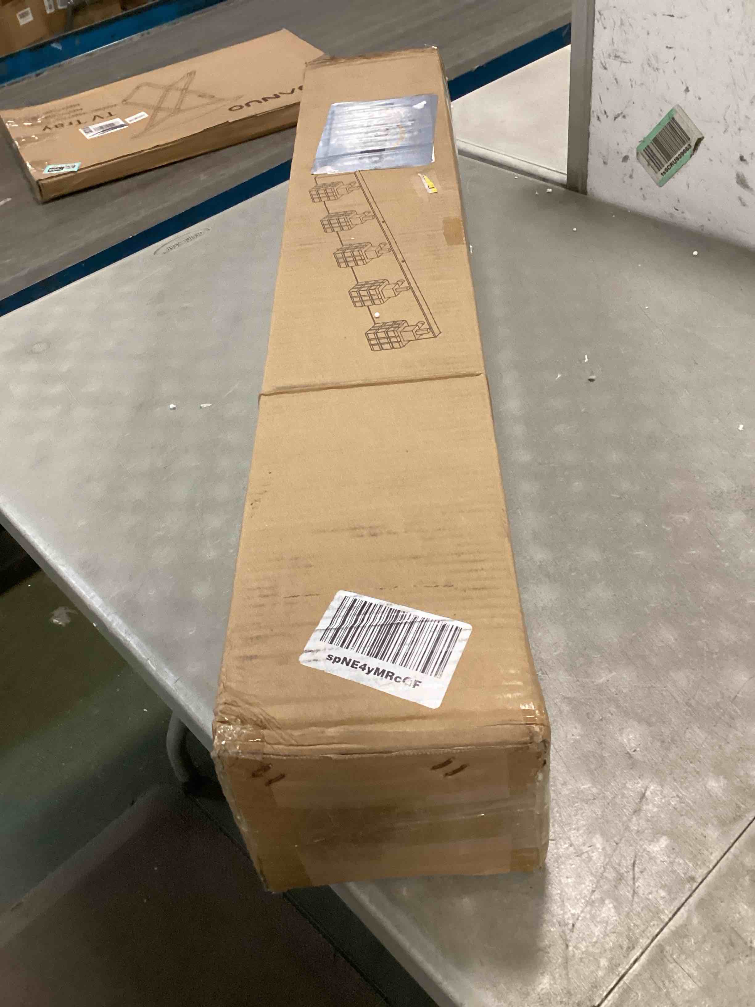 https://s3.amazonaws.com/lotting-images-prod/bidfta/GRA0222910_1729344123875.jpeg