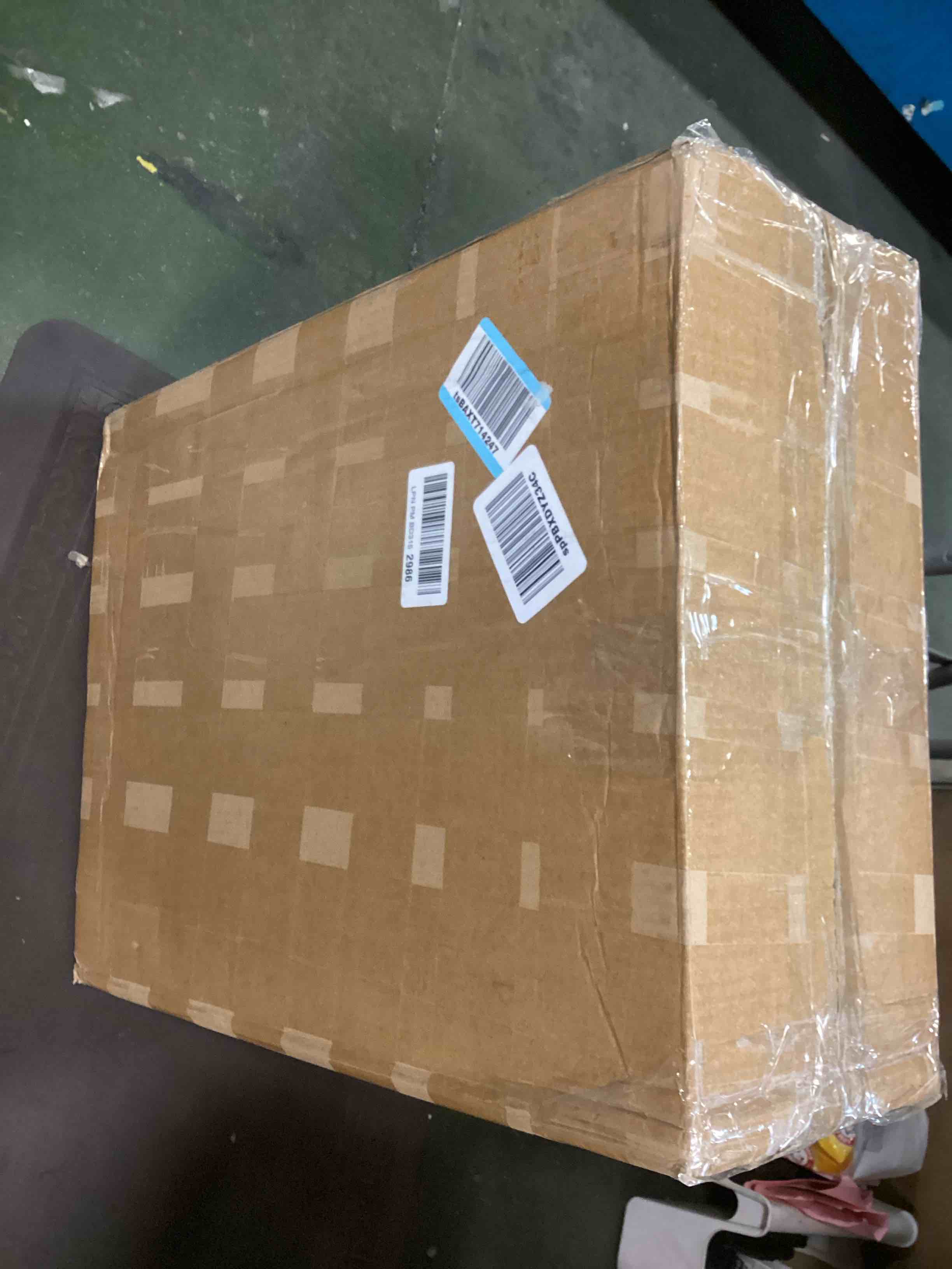 https://s3.amazonaws.com/lotting-images-prod/bidfta/GRA0223467_1729126494951.jpeg